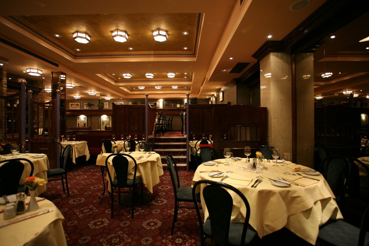 Bolton's Restaurant - Main Restaurant image 4