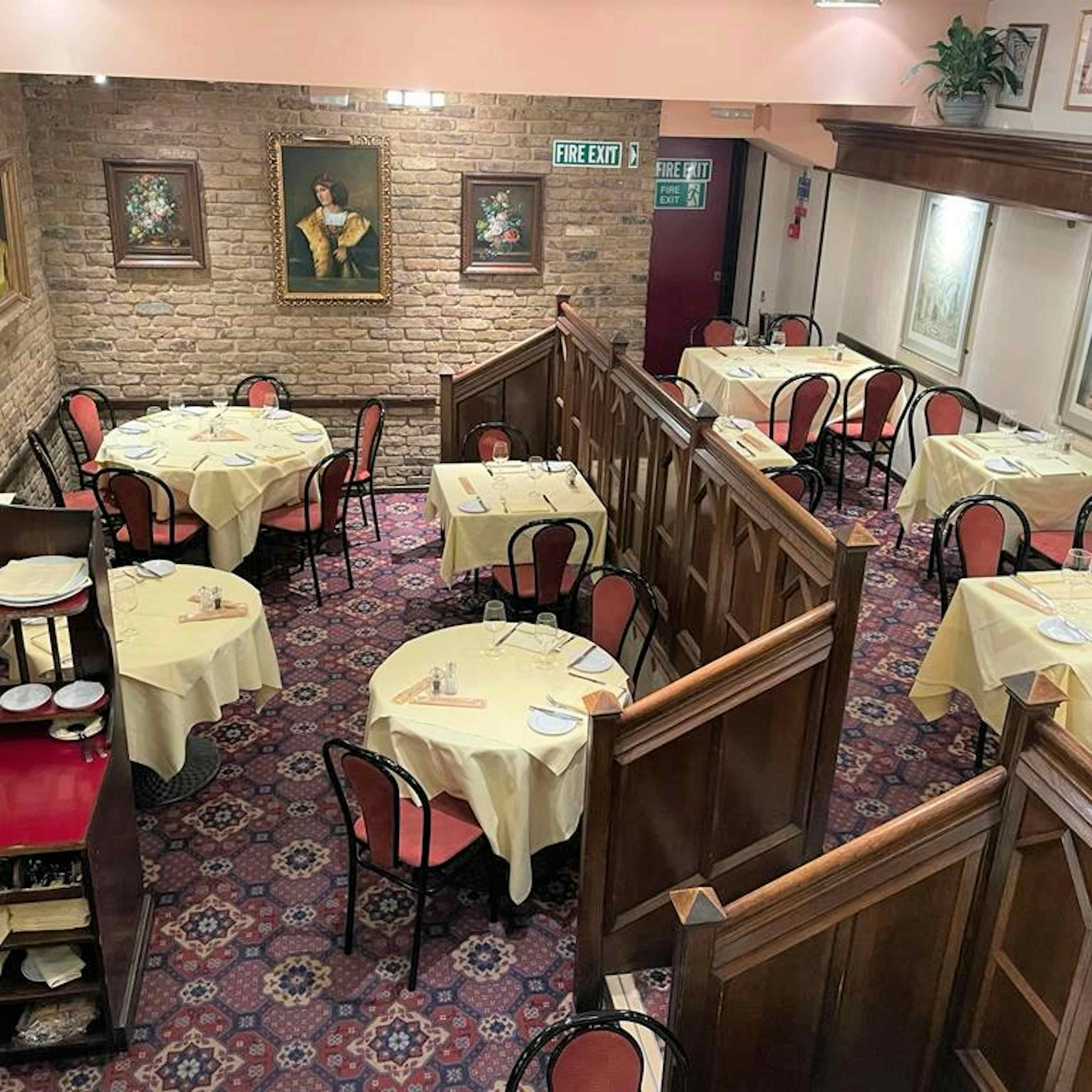 Bolton's Restaurant - image 2