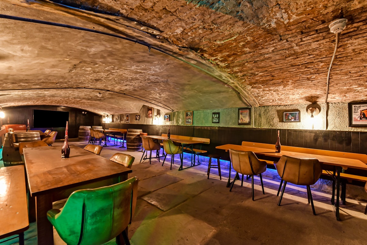 Rennie Vaults at London Bridge  - Monster Bar image 4