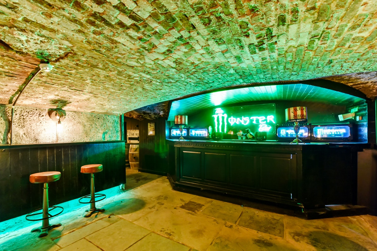 Private Dining Rooms in London Bridge - Rennie Vaults at London Bridge  - Dining  in Monster Bar - Banner