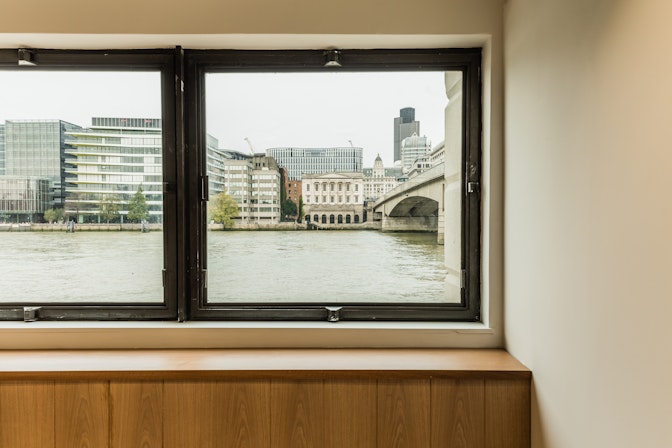 Glaziers Hall - The Thames Room image 3