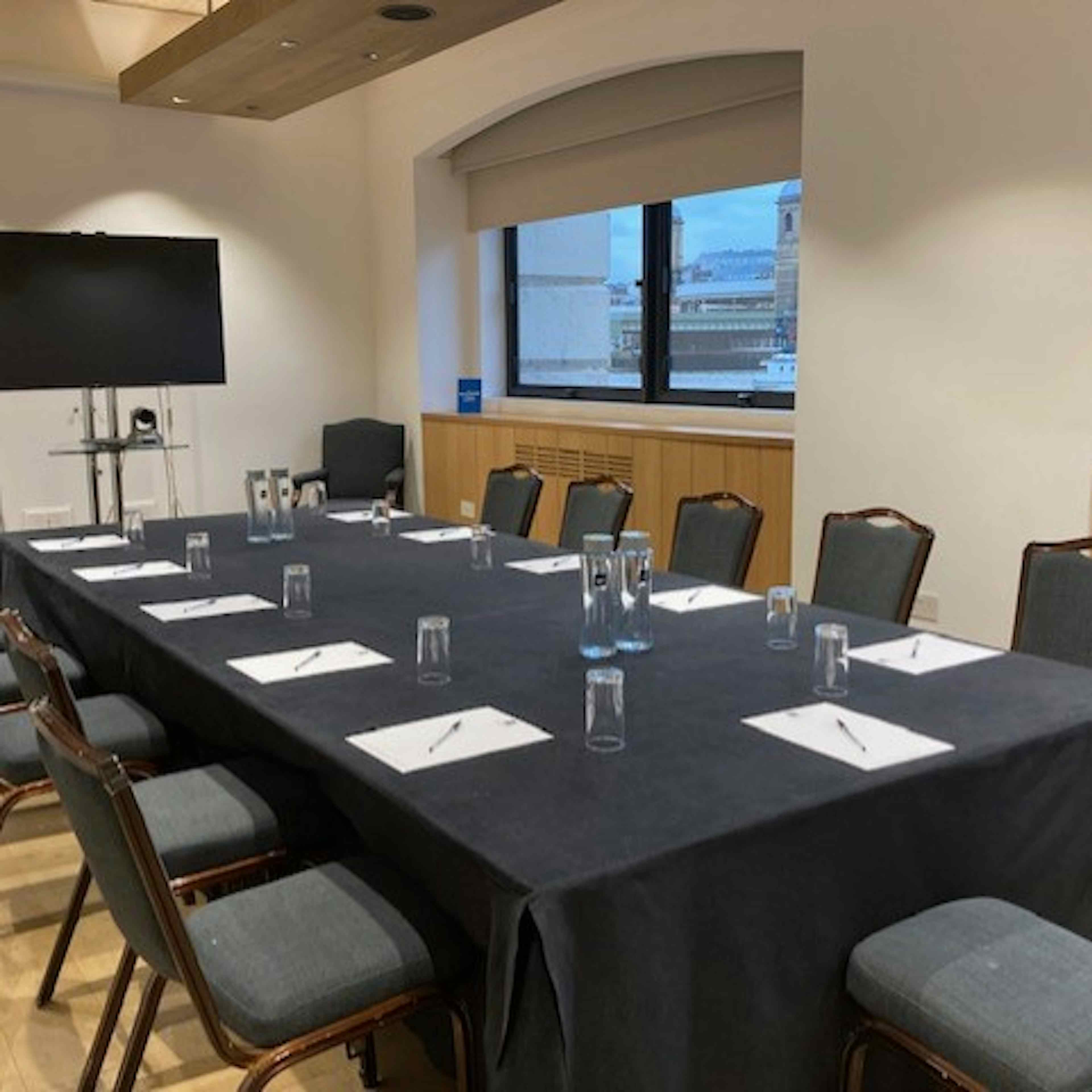 Glaziers Hall - The Thames Room image 1
