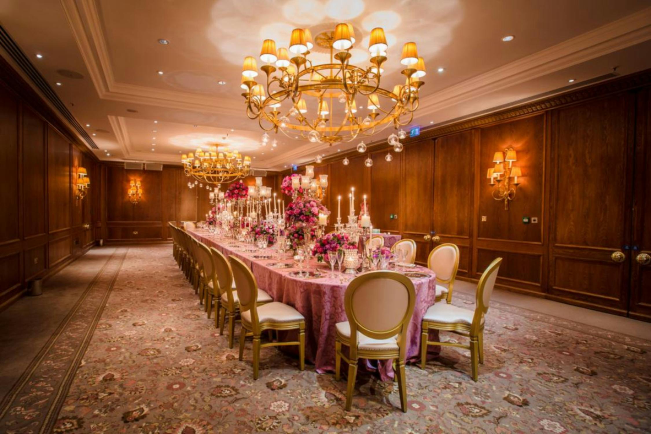Four Seasons Hotel London at Park Lane - image 1