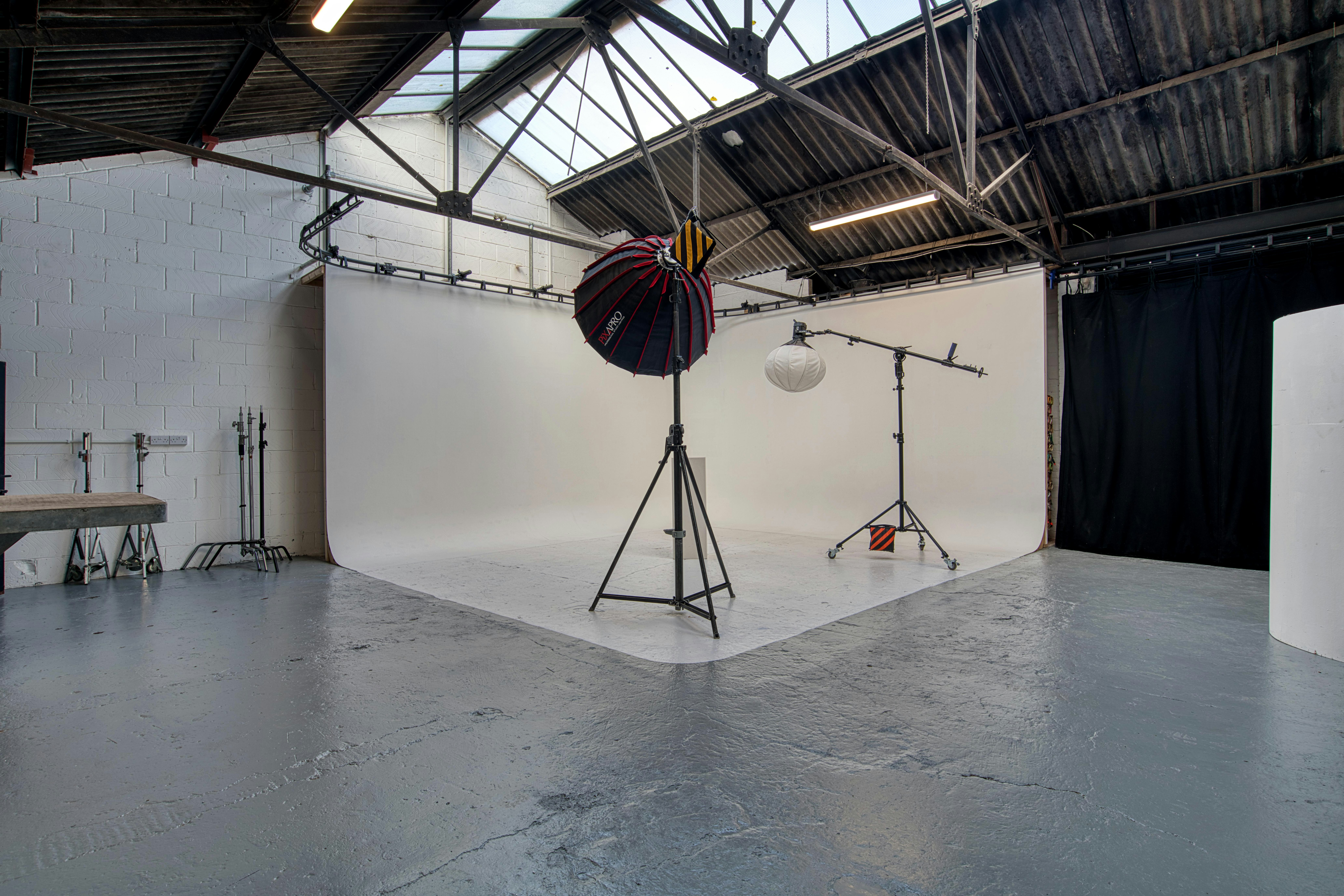 Simulacra Studio, Bell Green - Studio One, The Warehouse image 7