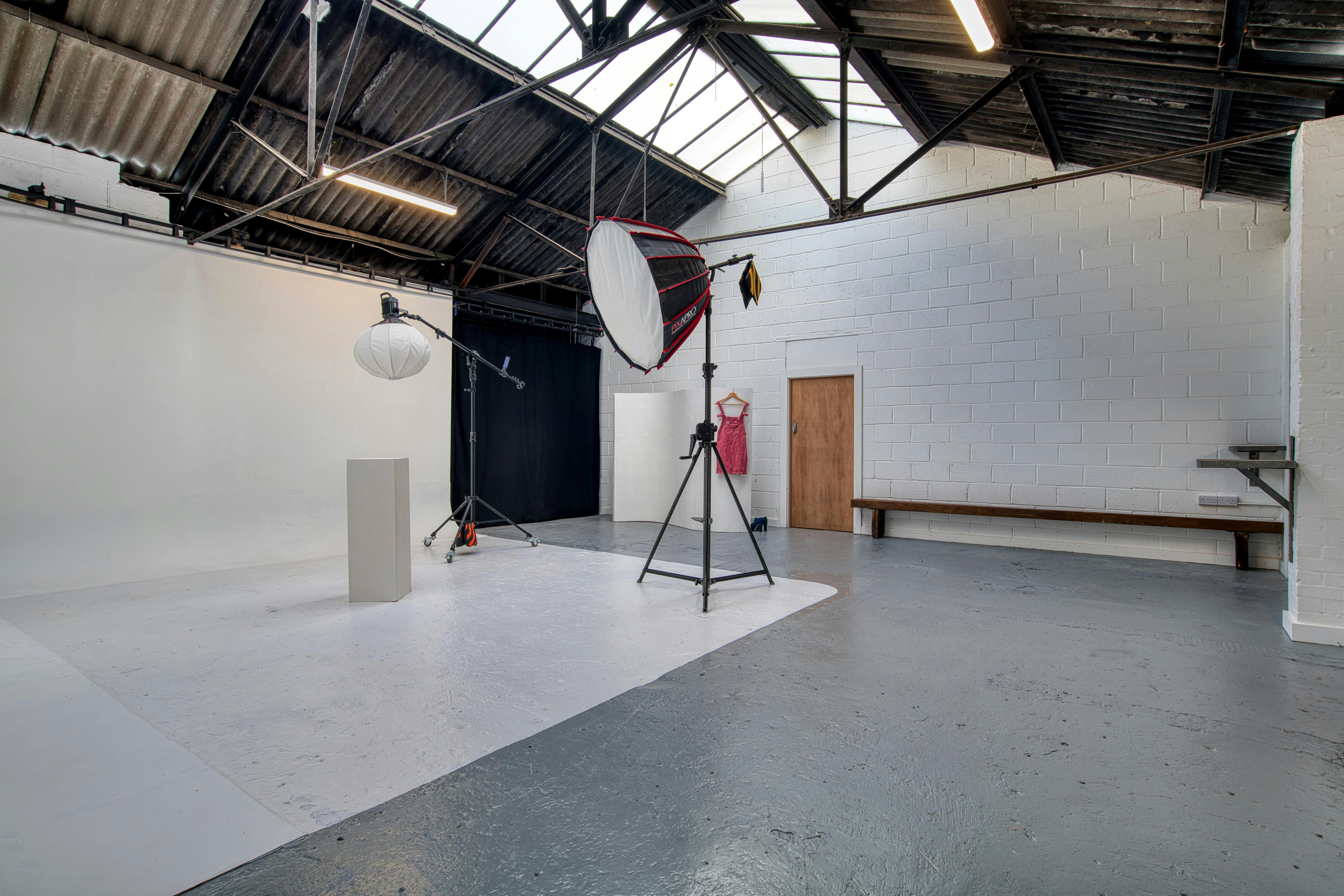 Simulacra Studio, Bell Green - Studio One, The Warehouse image 6