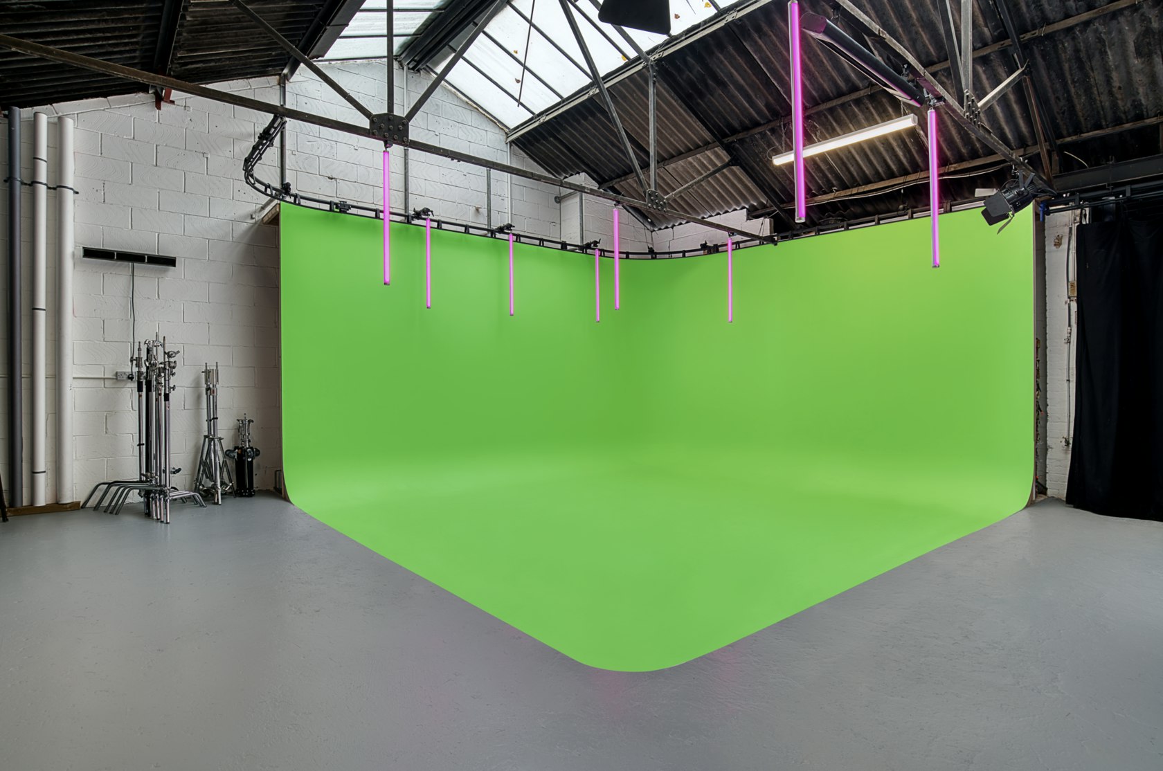 Simulacra Studio, Bell Green - Studio One, The Warehouse image 2