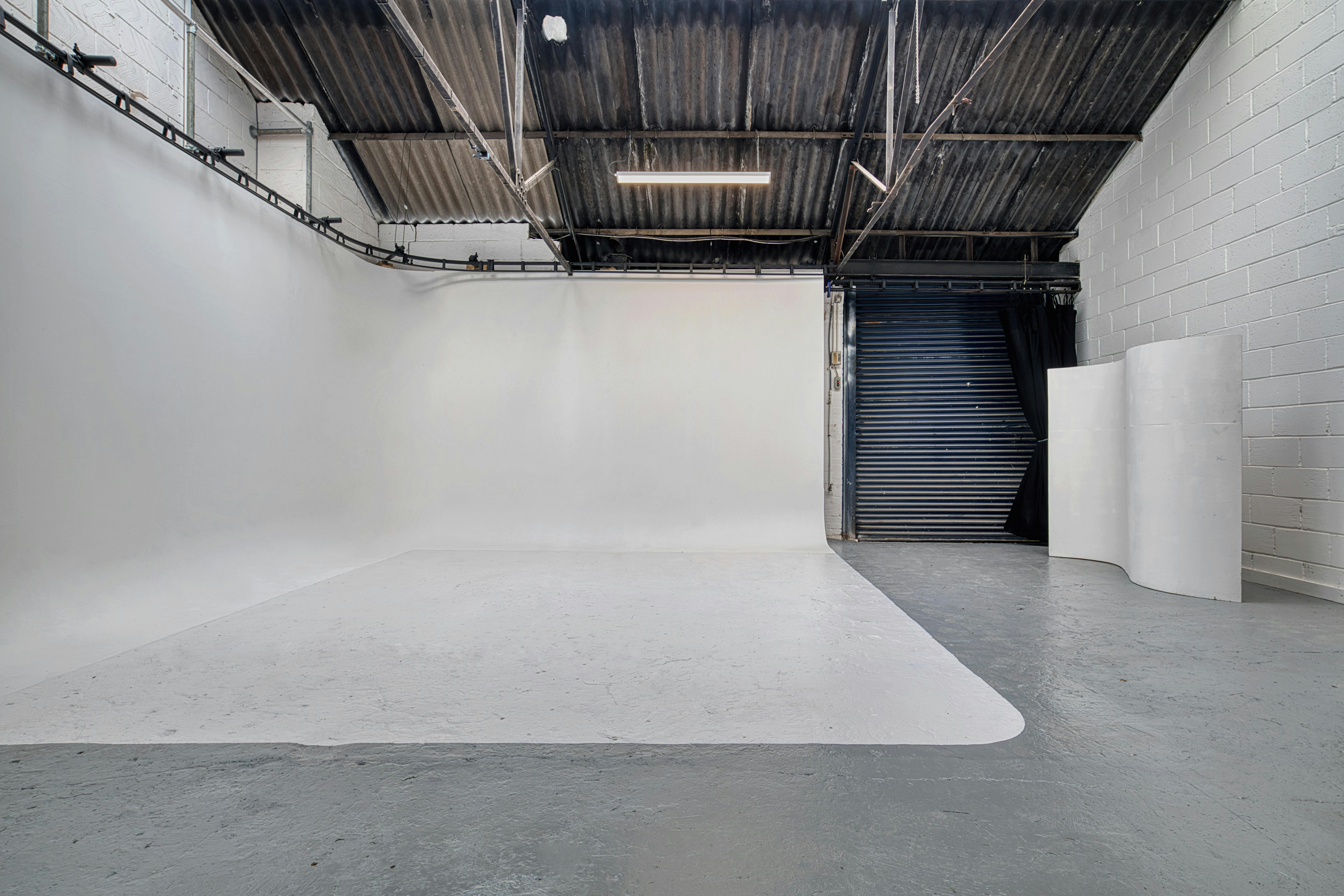 Simulacra Studio, Bell Green - Studio One, The Warehouse image 8