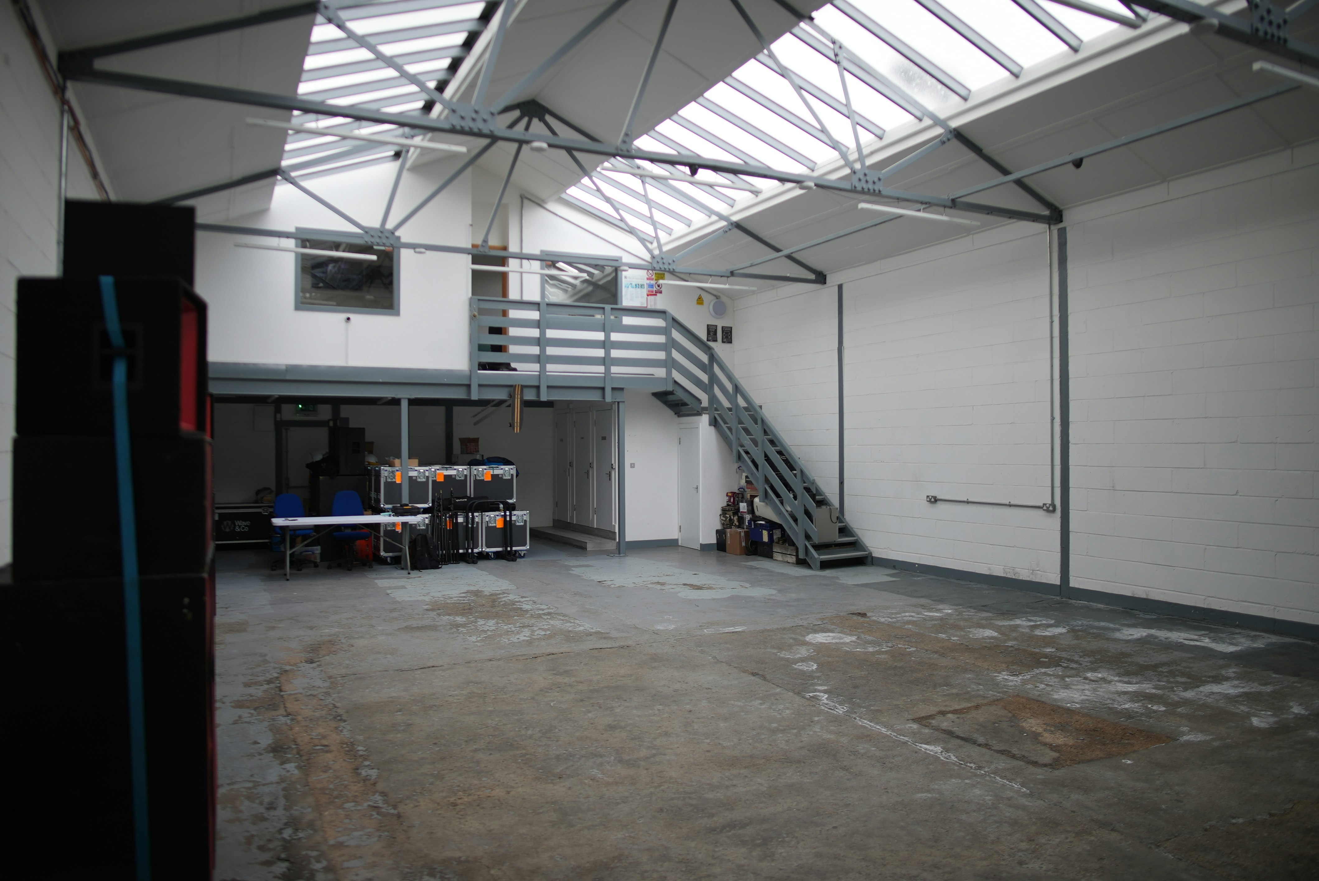 Bright, Spacious Warehouse North-East London - Wave Studio image 3