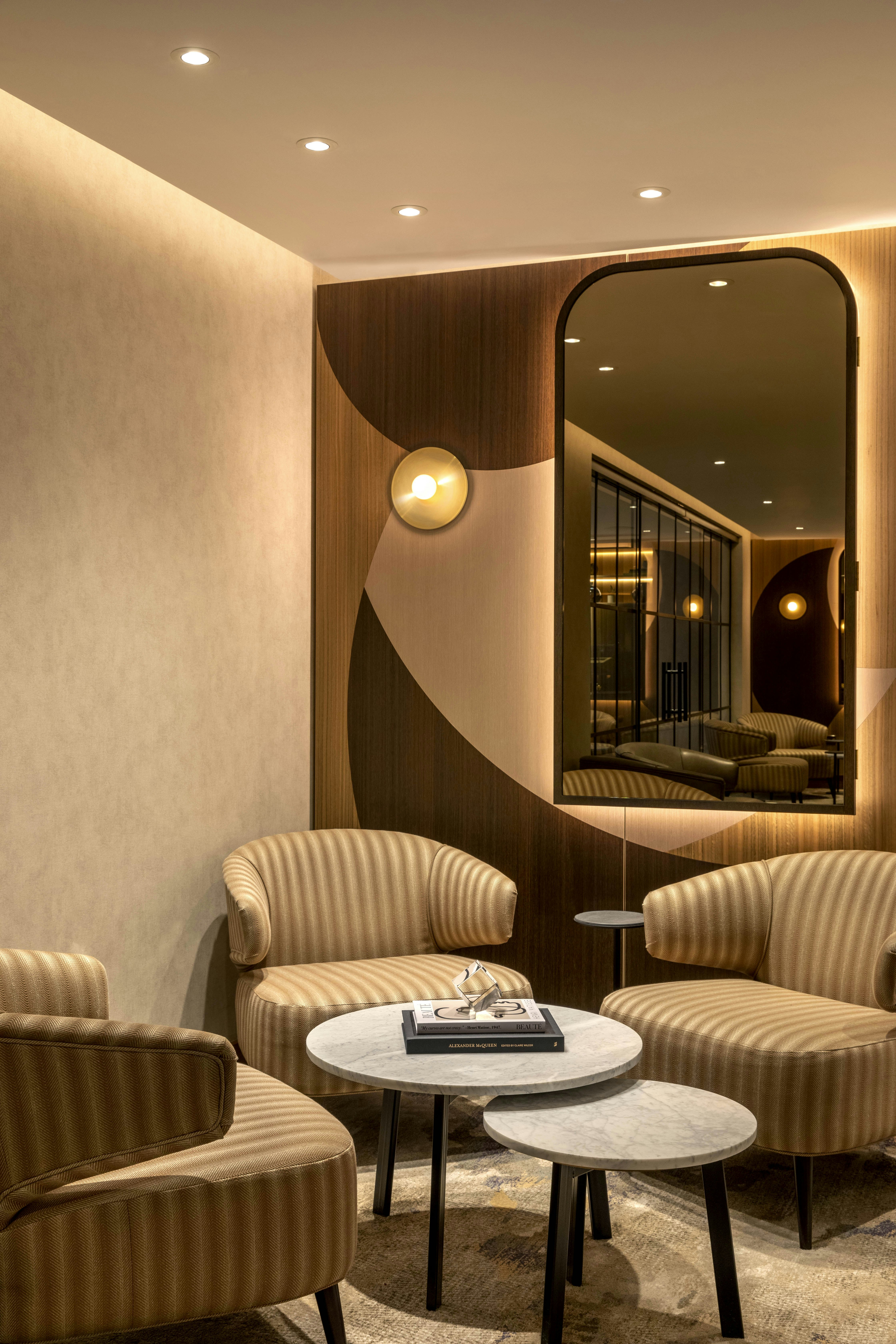 Hilton London Metropole - Hoxton Lounge image 2