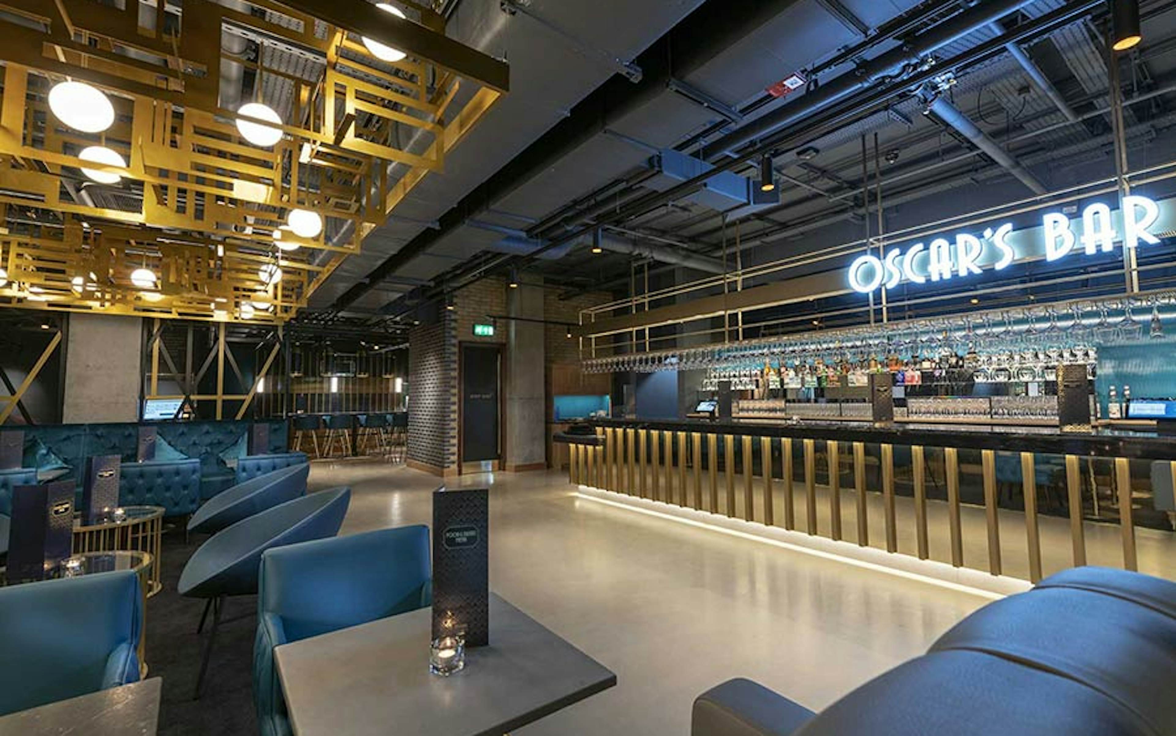 ODEON Luxe and Dine Islington - Foyer & Oscar's Bar image 1