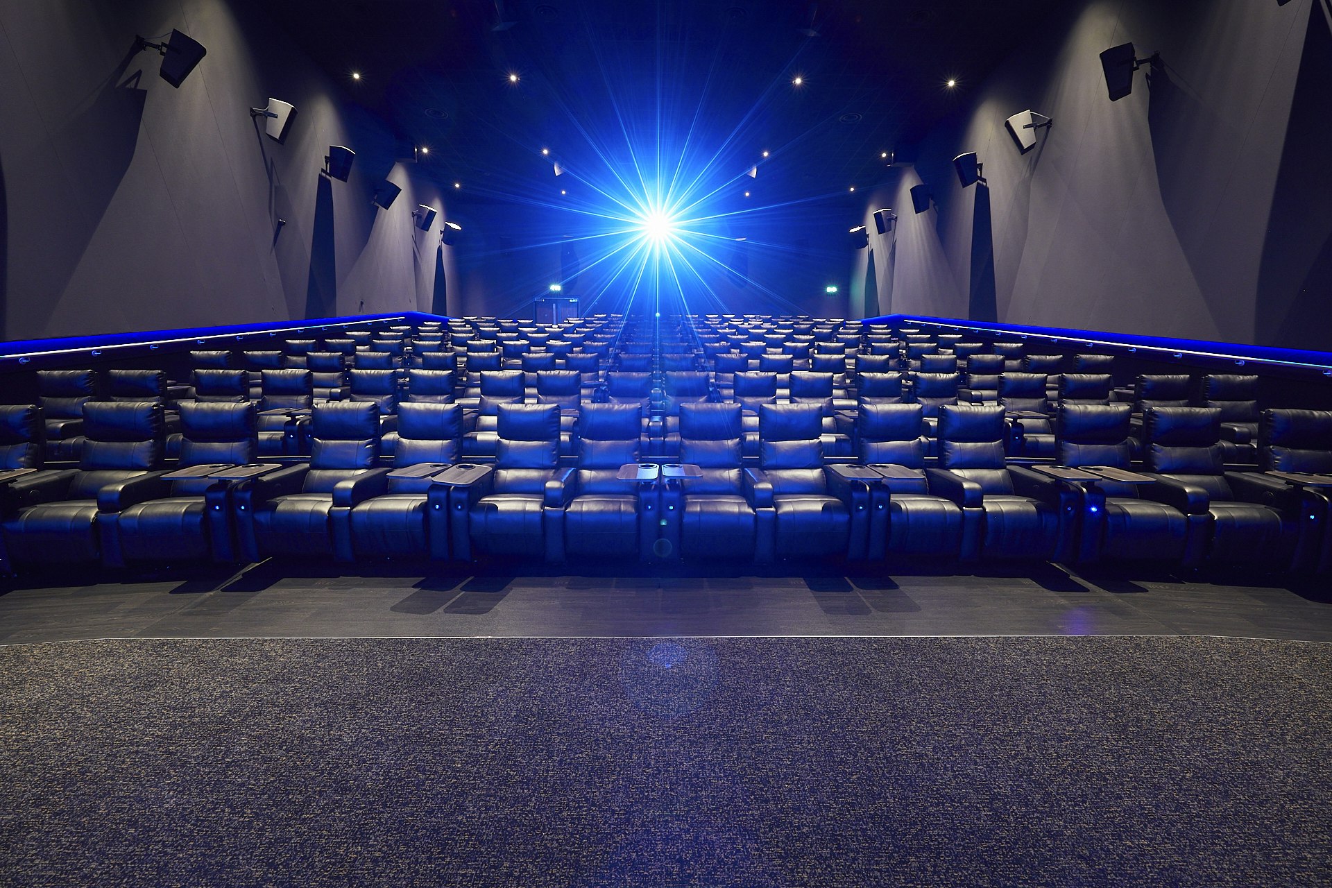 ODEON Luxe Lee Valley - Screens image 2