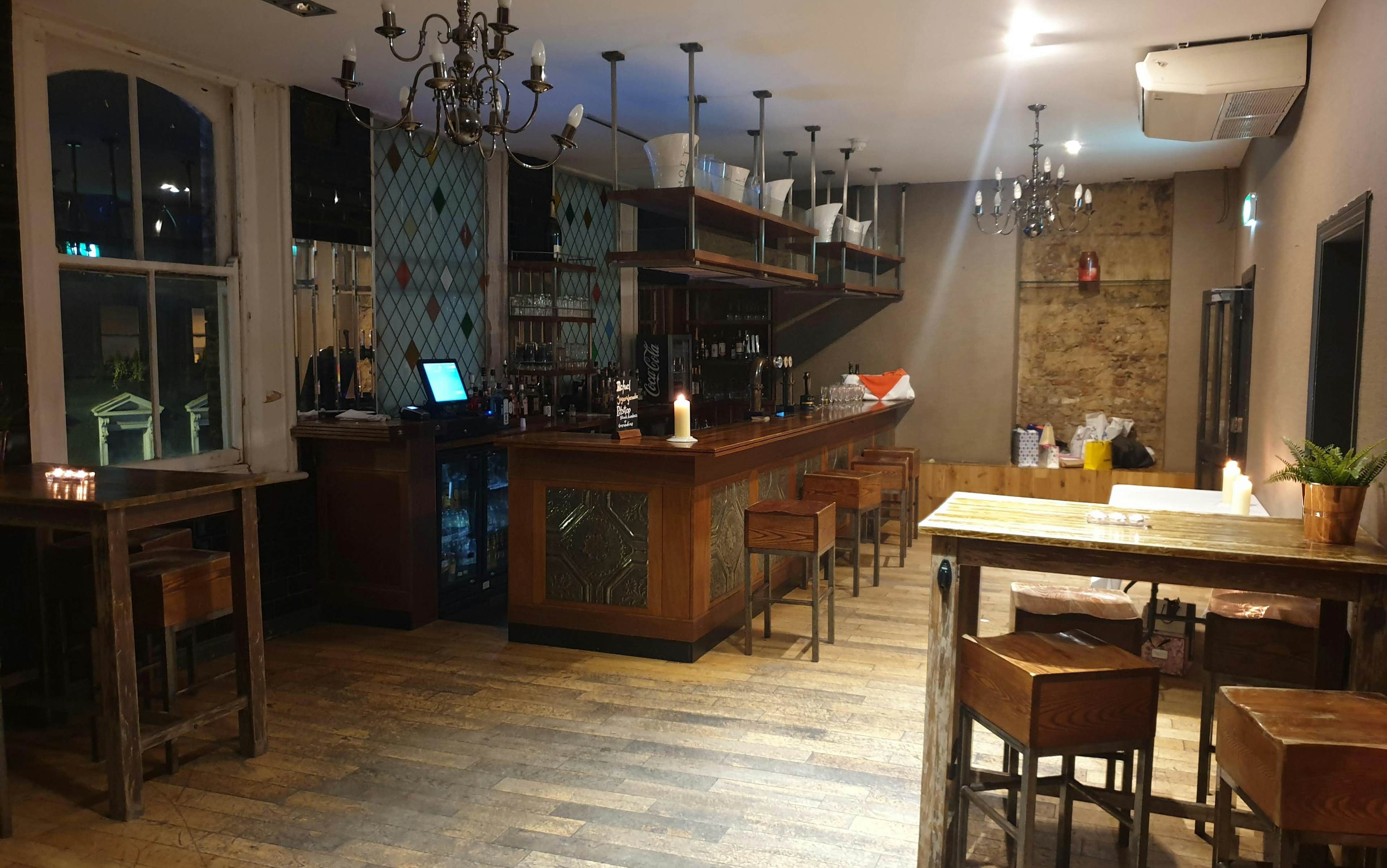 Broadway Bar (Fulham) - 2nd floor room image 1