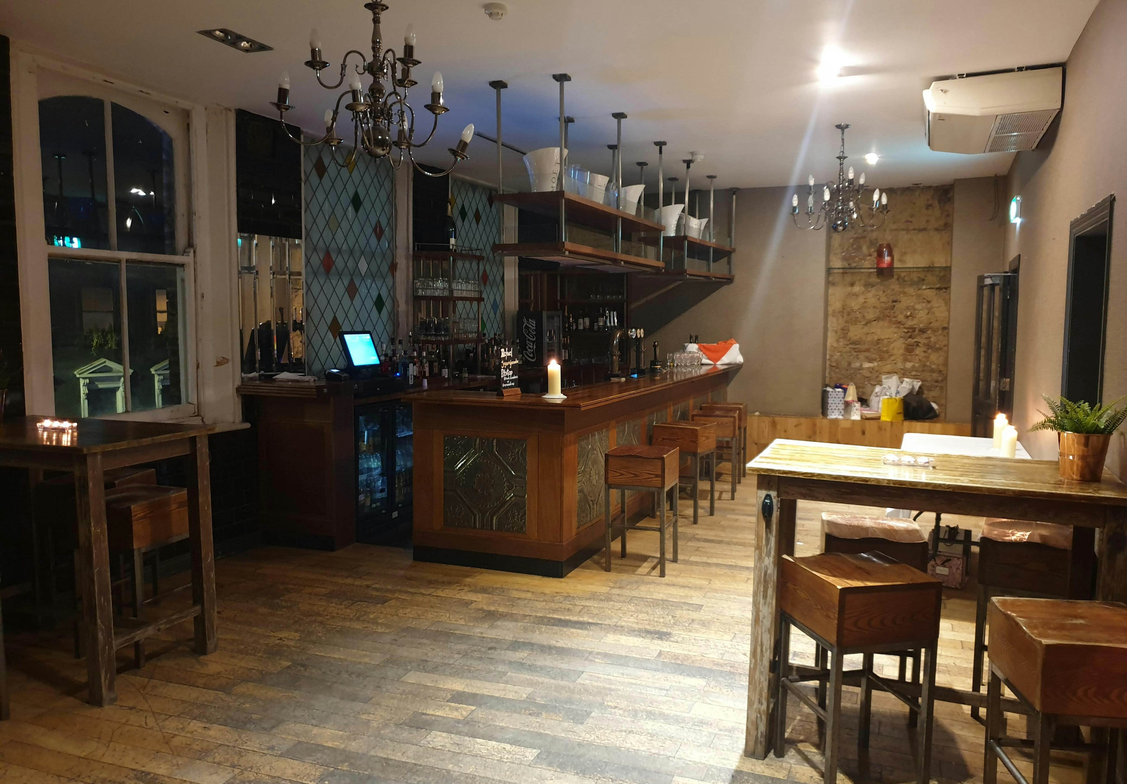 Business - Broadway Bar (Fulham)