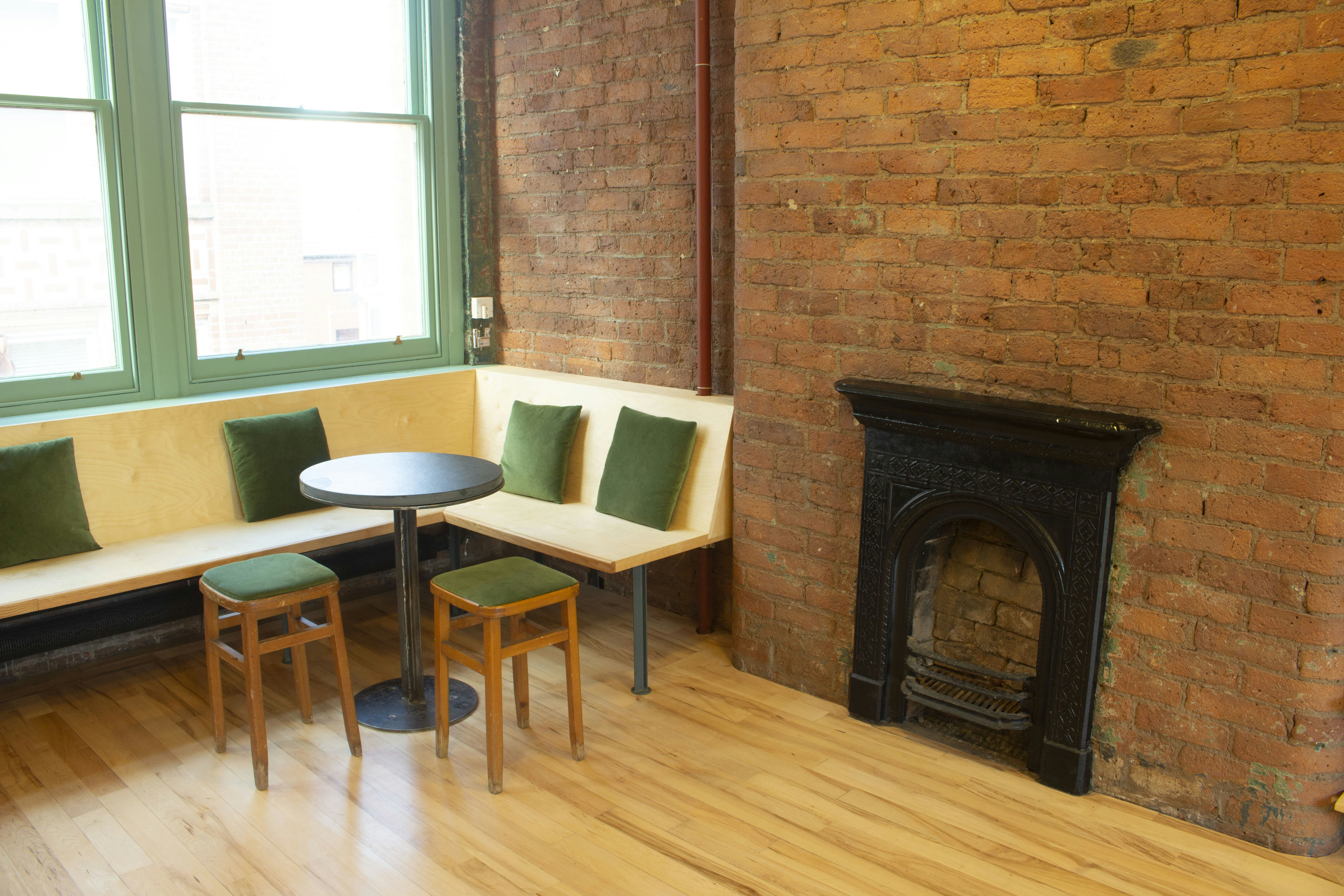 Northern Quarter; Exposed brick, Maple Floor, Beech Furniture, 2nd Floor - Very light, multipurpose space, located in the Northern Quarter image 7