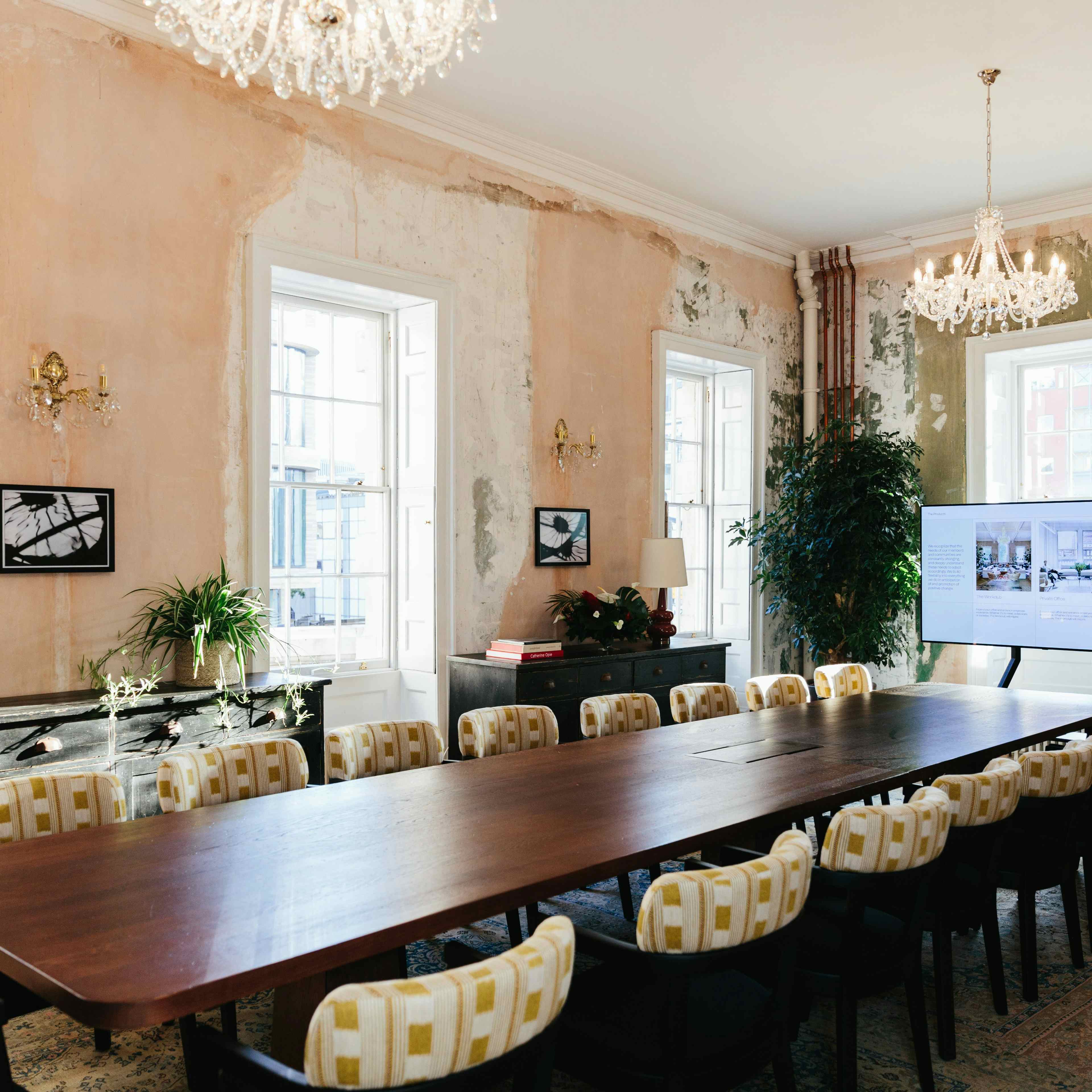 Knotel Workclub at Old Sessions House - Chairman's Room image 3