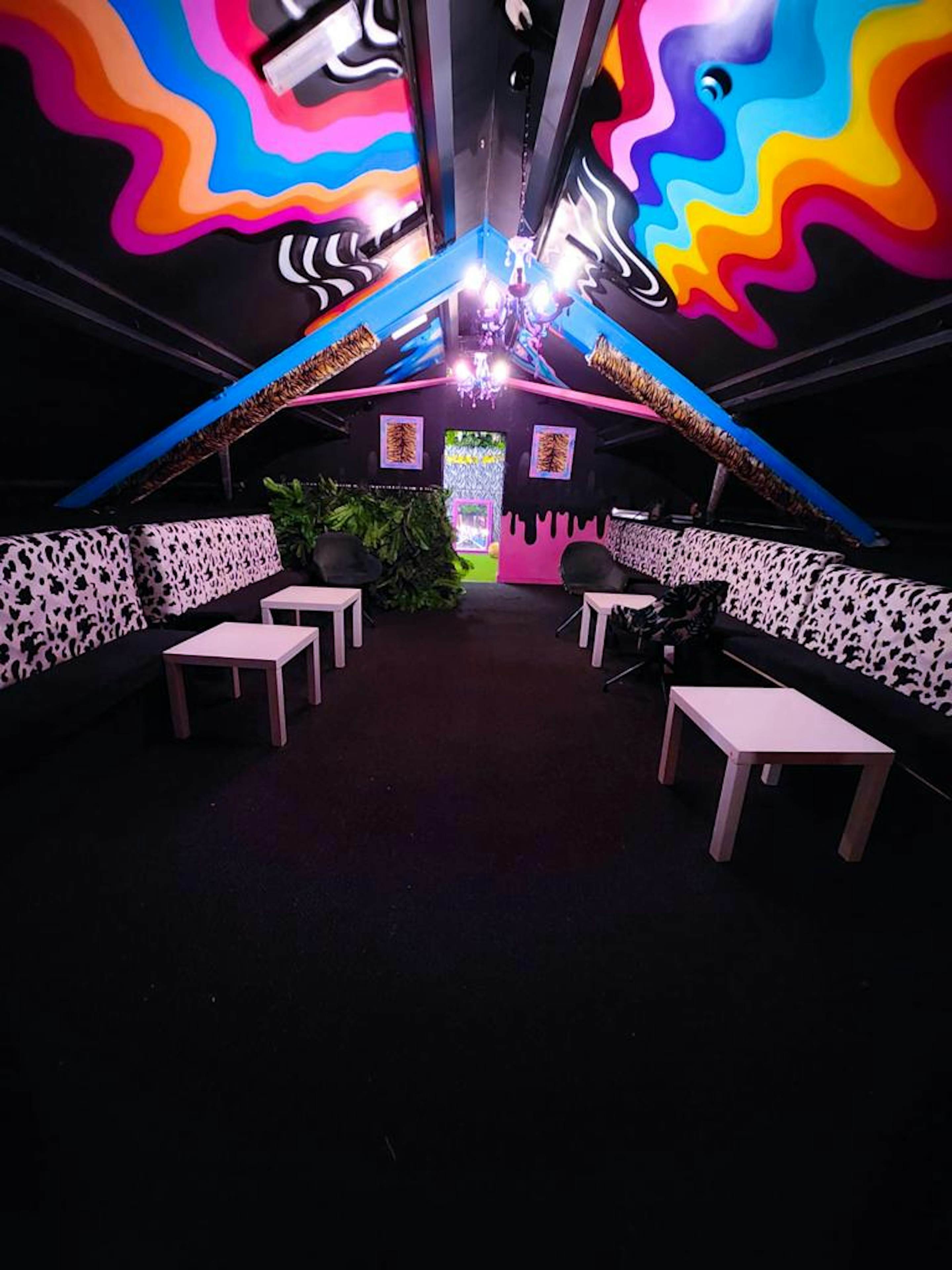BUNA Lounge & NightClub - VIP Area With Balcony image 2