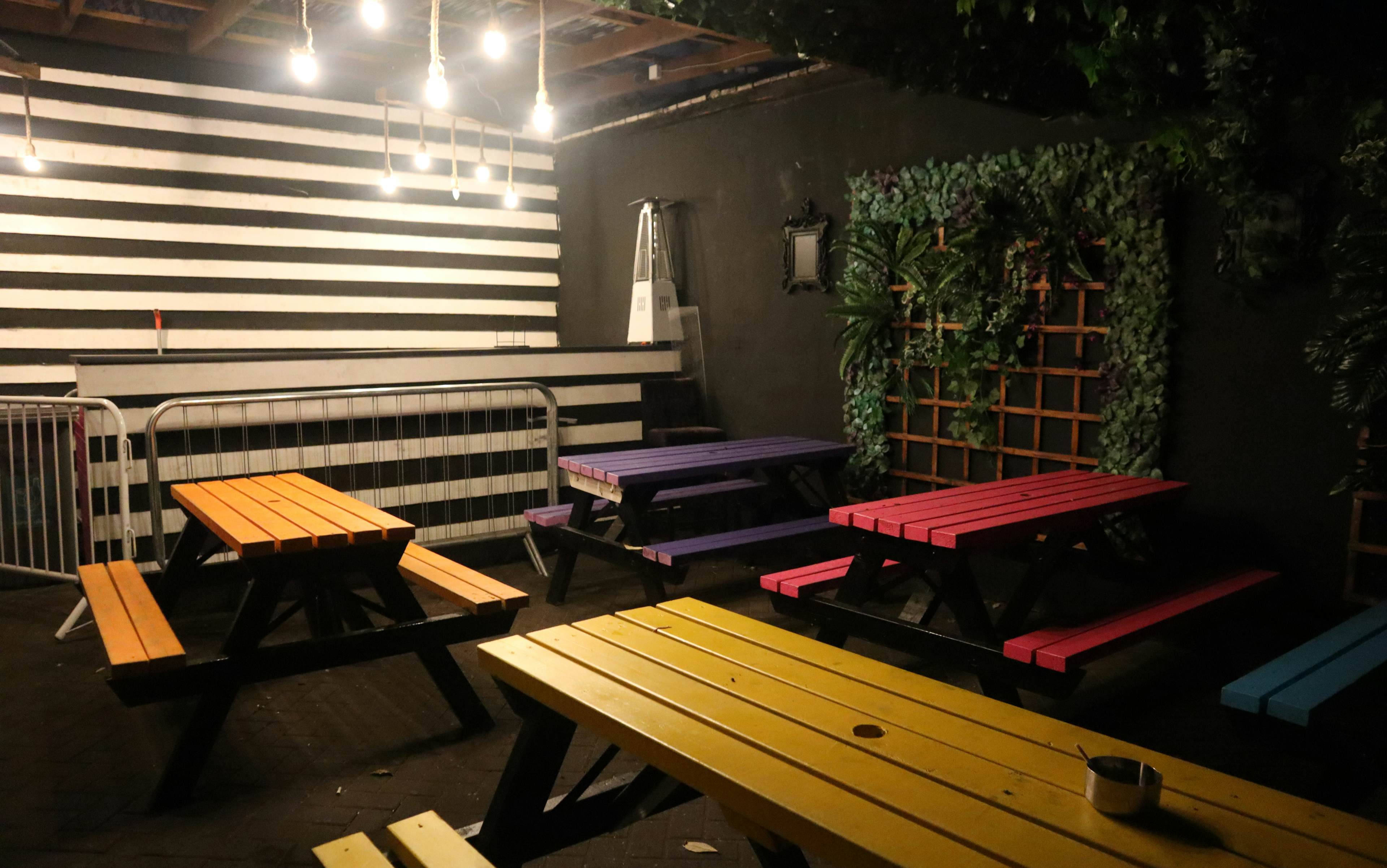 BUNA Lounge & NightClub - Terrace Garden Outdoor image 1