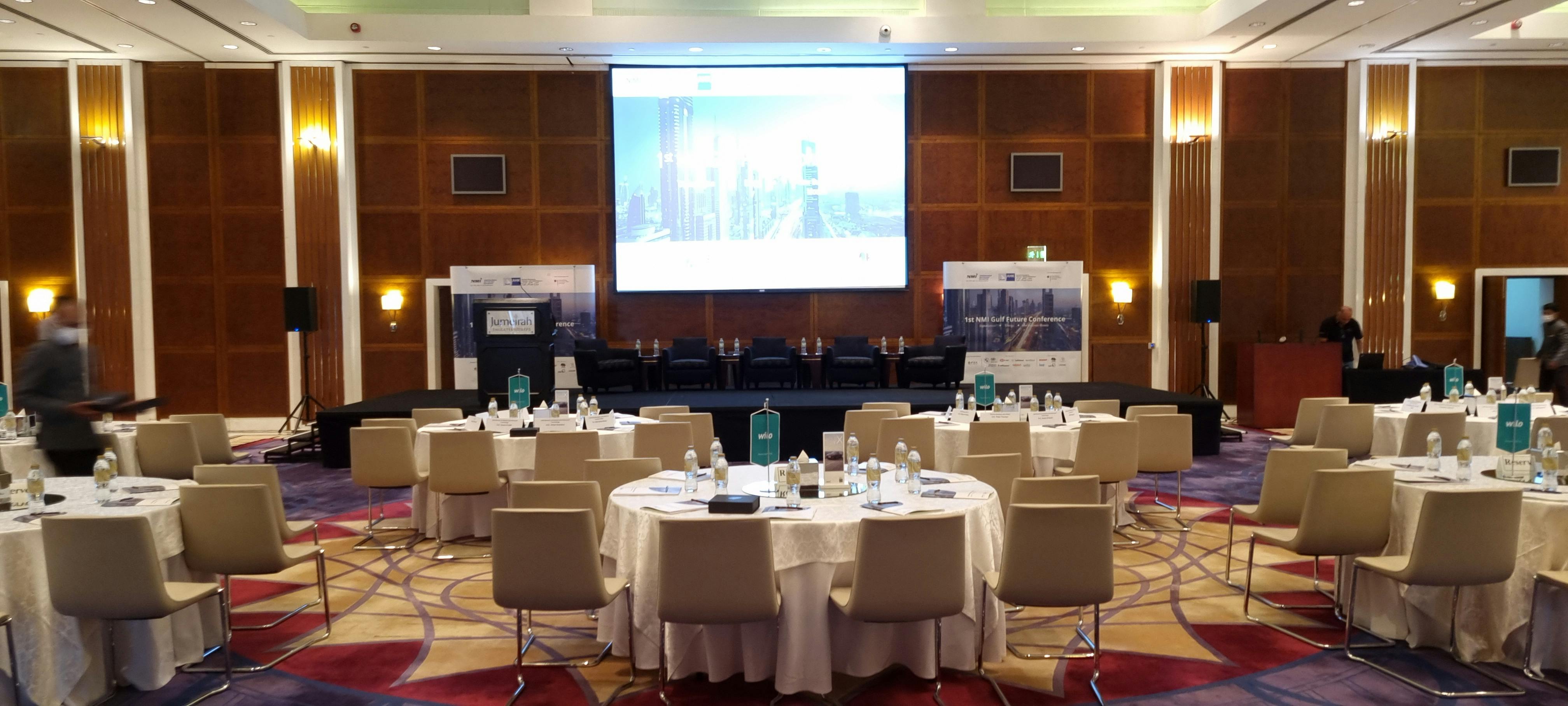 Jumeirah Emirates Towers - image 1