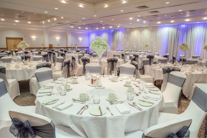 DoubleTree by Hilton Swindon - Lydiard Suite image 2