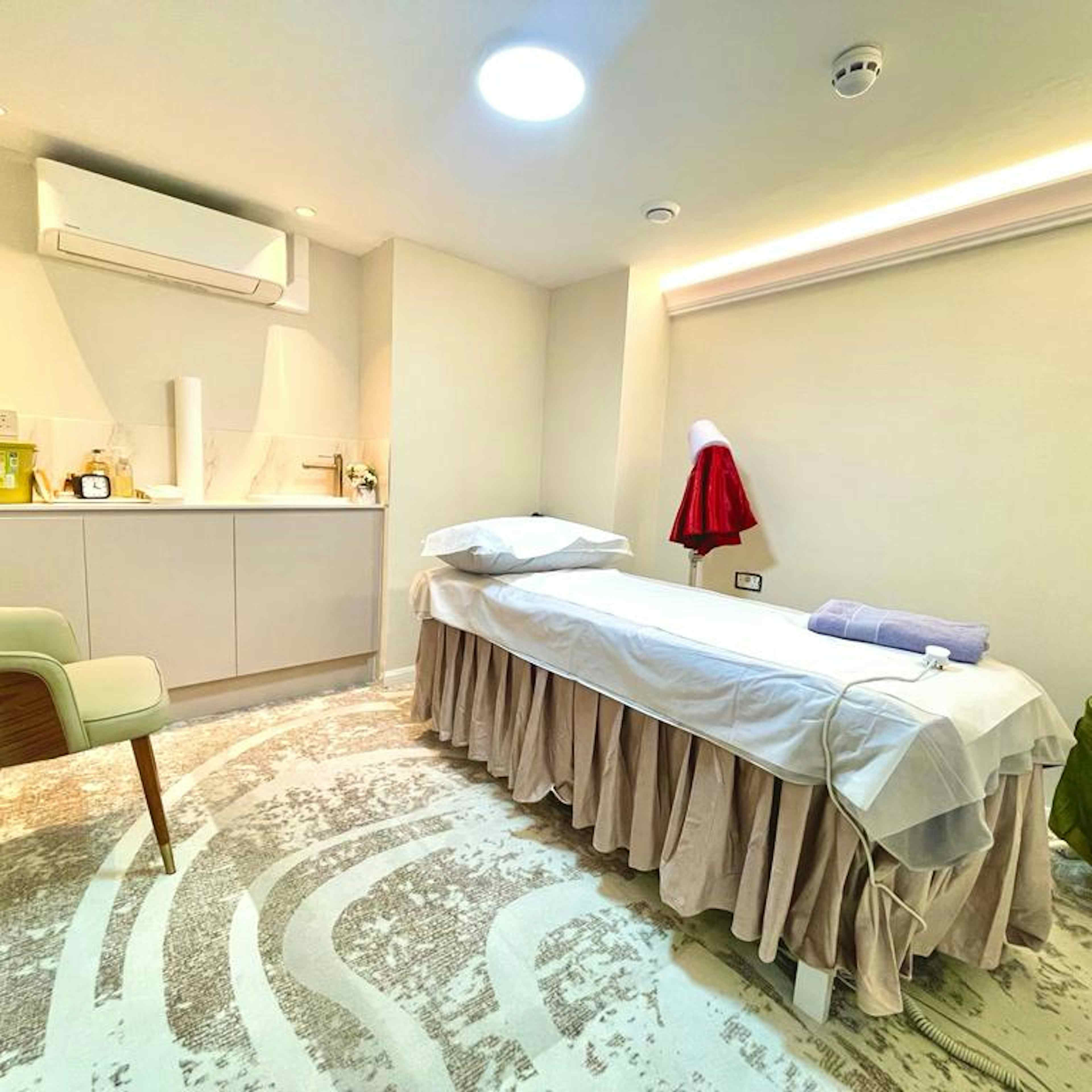 Ginsen Clinic - Therapy room image 2