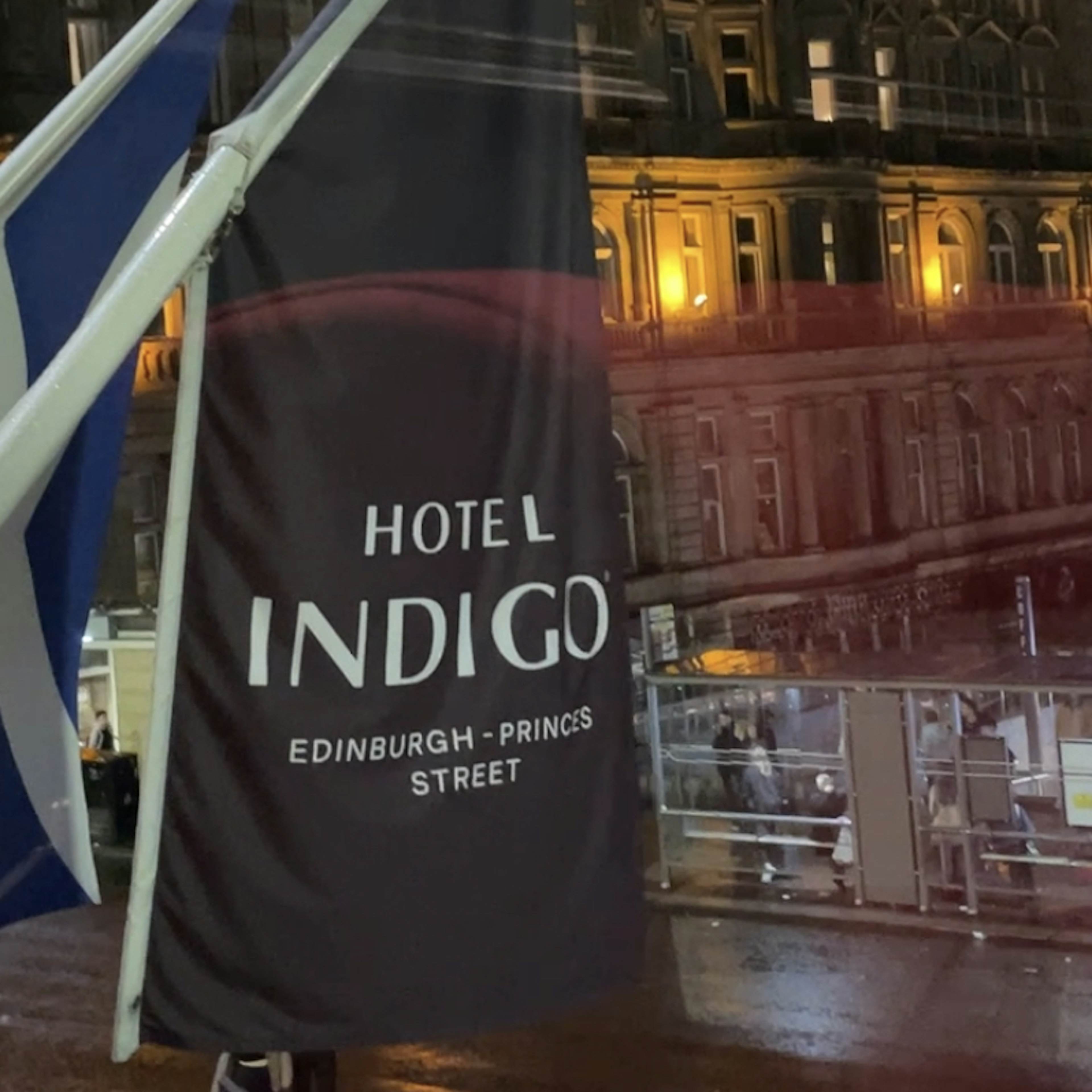 Hotel Indigo Edinburgh - Princes Street - image 3