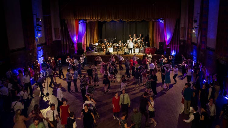Hornsey Town Hall Arts Centre - image 1