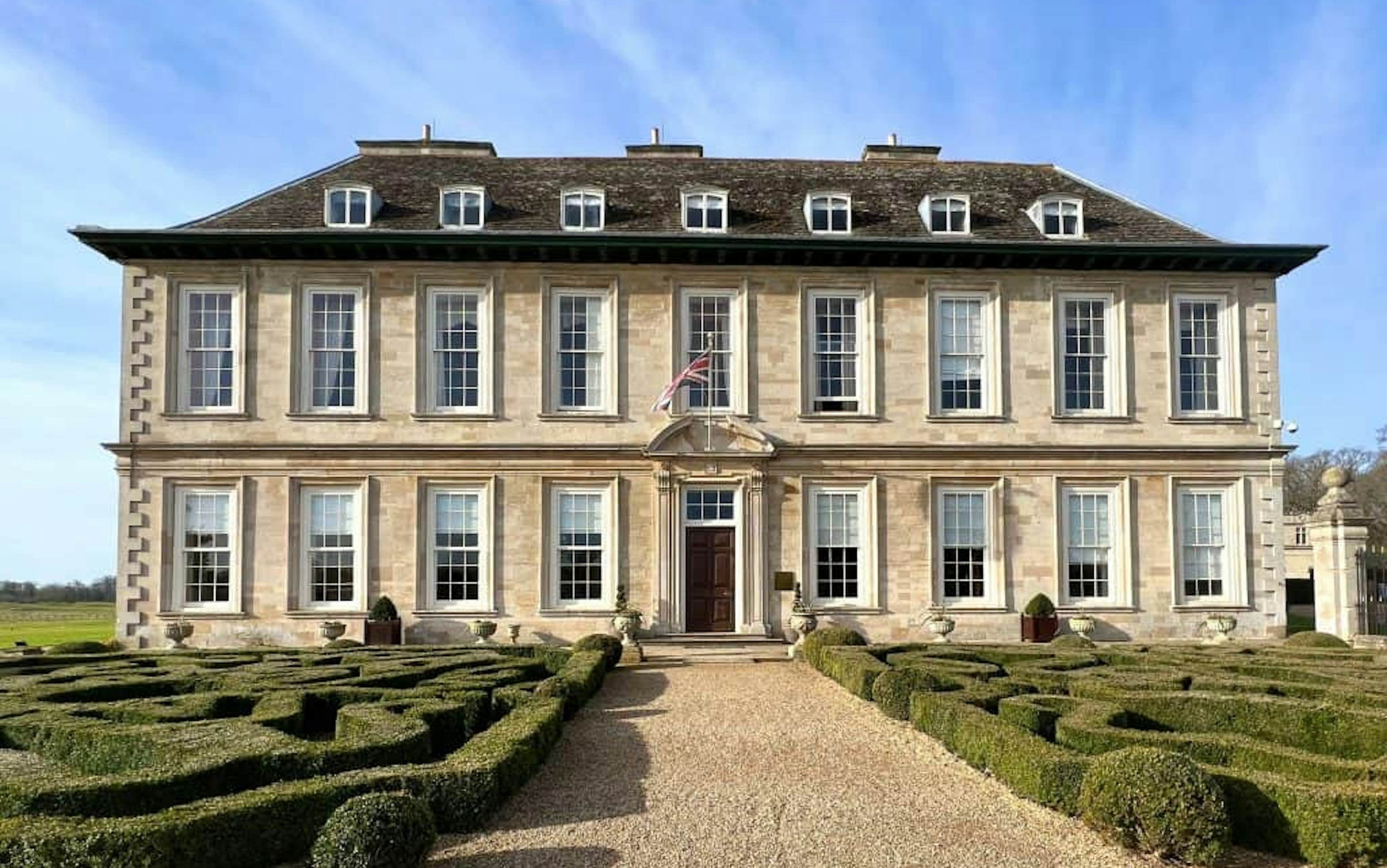 STAPLEFORD PARK: A BEAUTIFUL COUNTRY ...