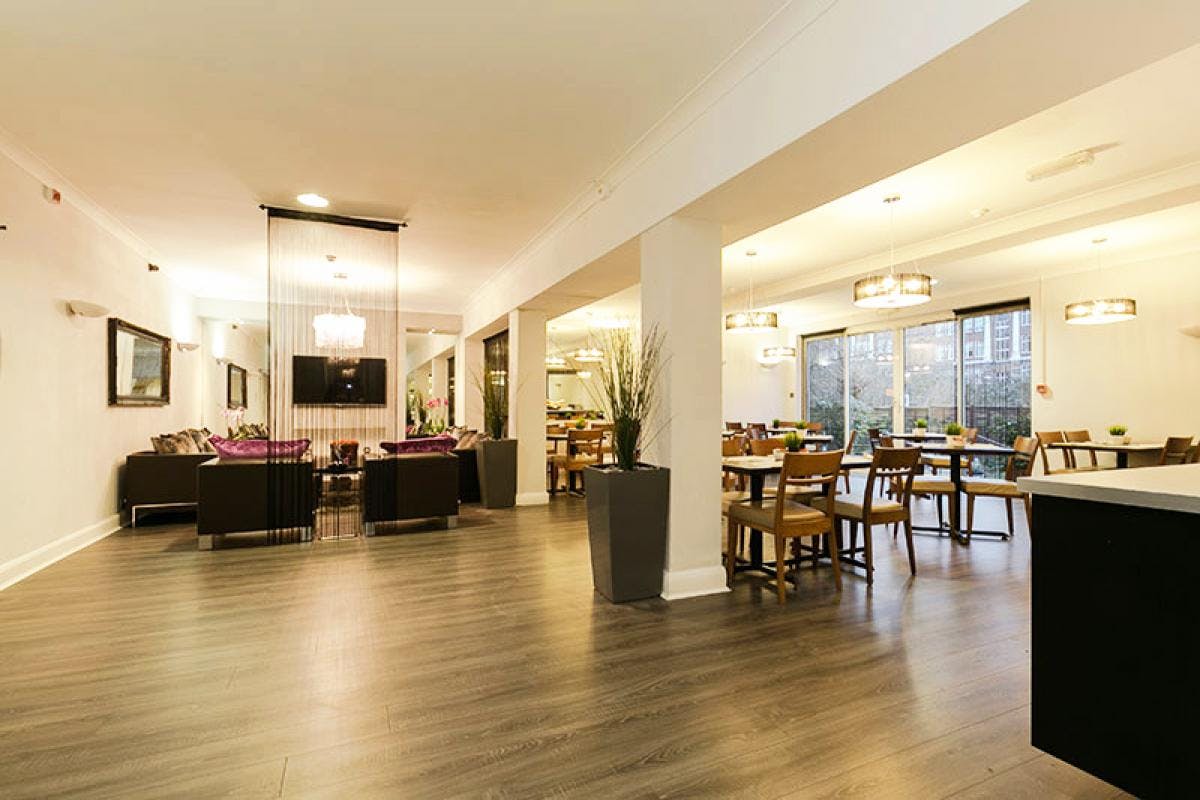 Croft Court Hotel - image 1