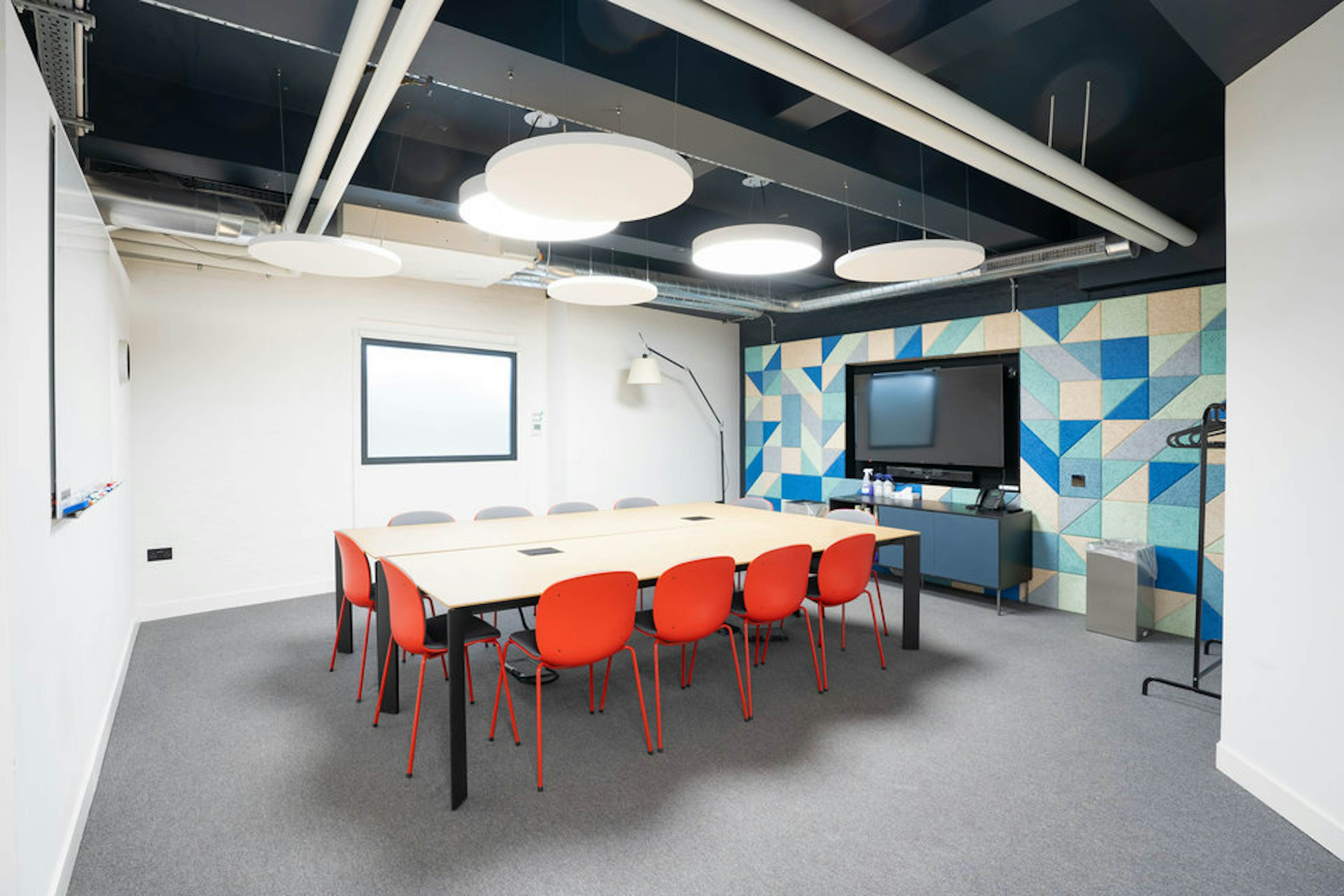 Hot desks & meeting rooms at Workspace ...