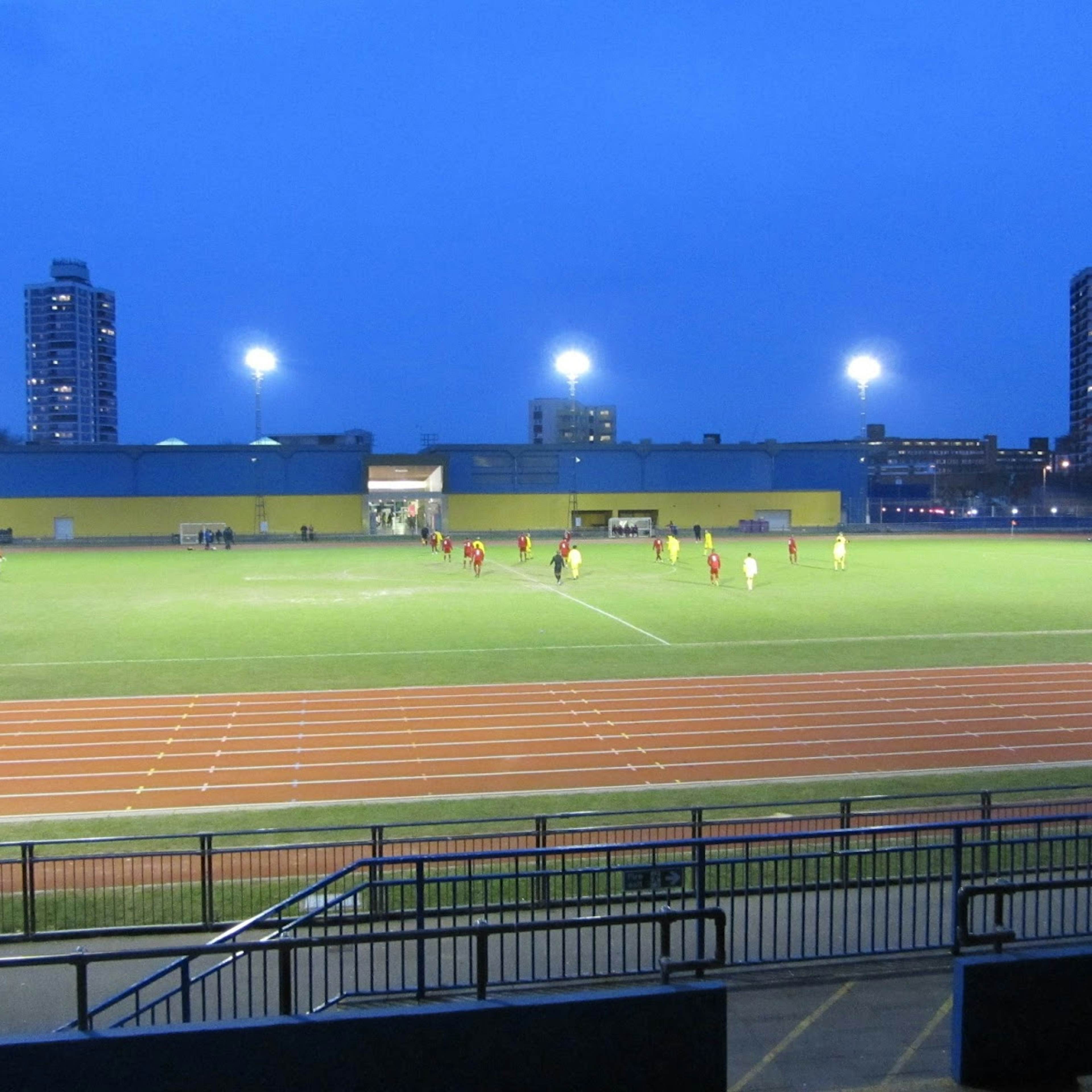 Mile End Park Leisure Centre and Stadium - image 3