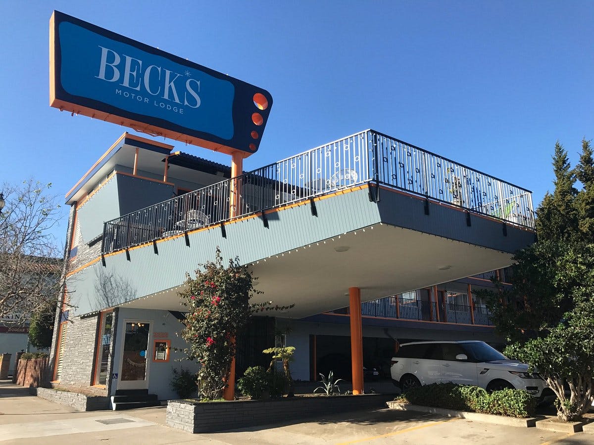 Beck's Motor Lodge - image 1