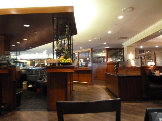 Los Angeles Marriott Burbank Airport - image 3