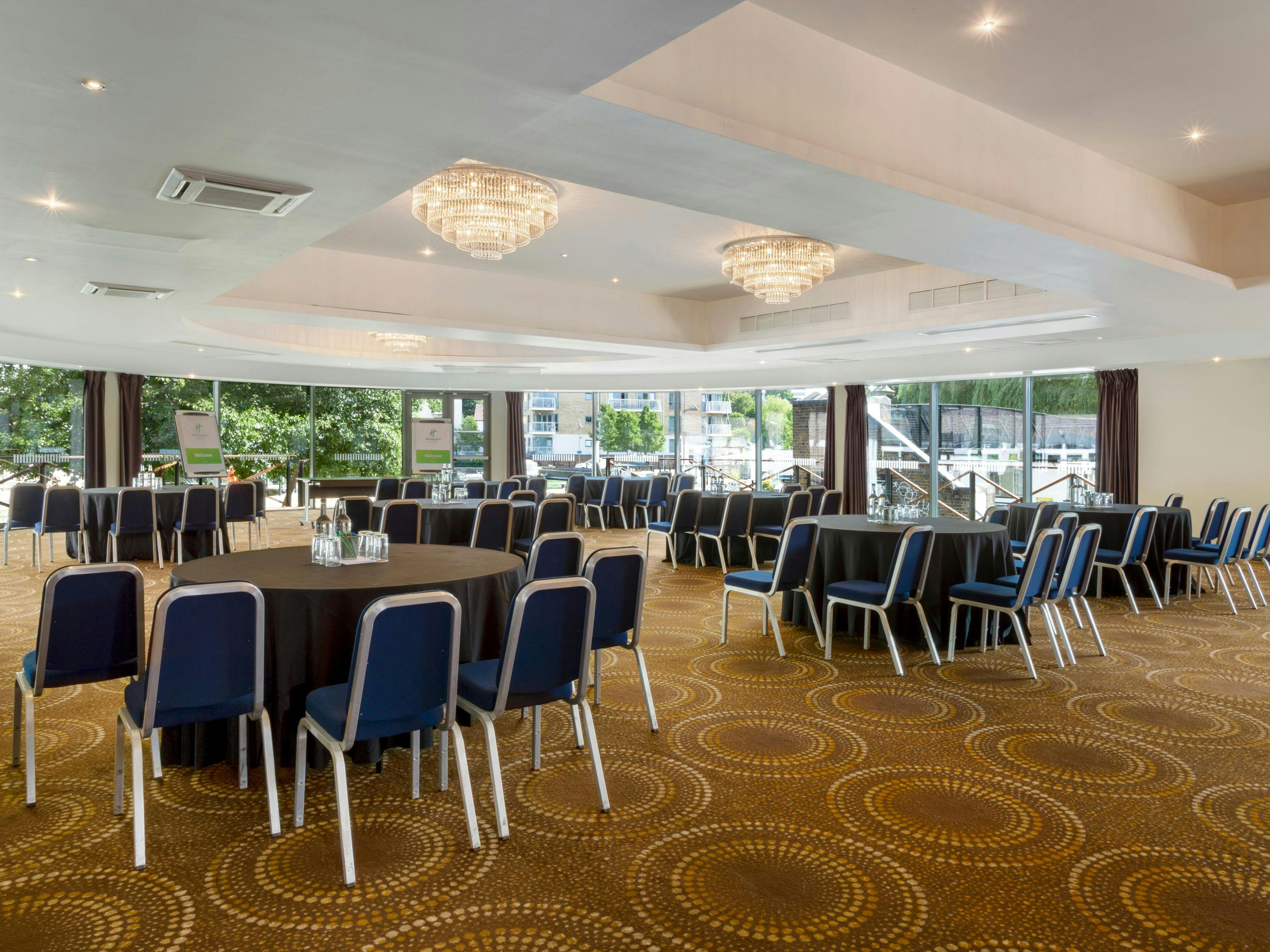 Holiday Inn London - Brentford Lock - image 1