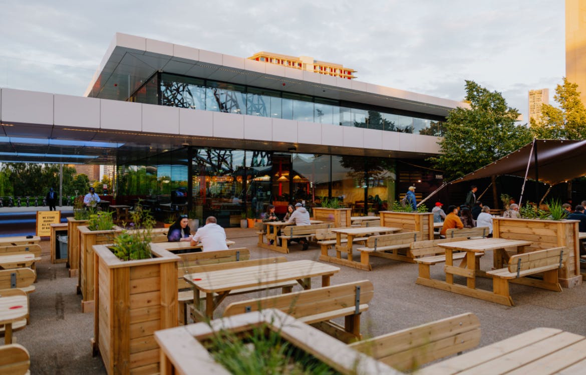 Bar & Terrace | Riverside East