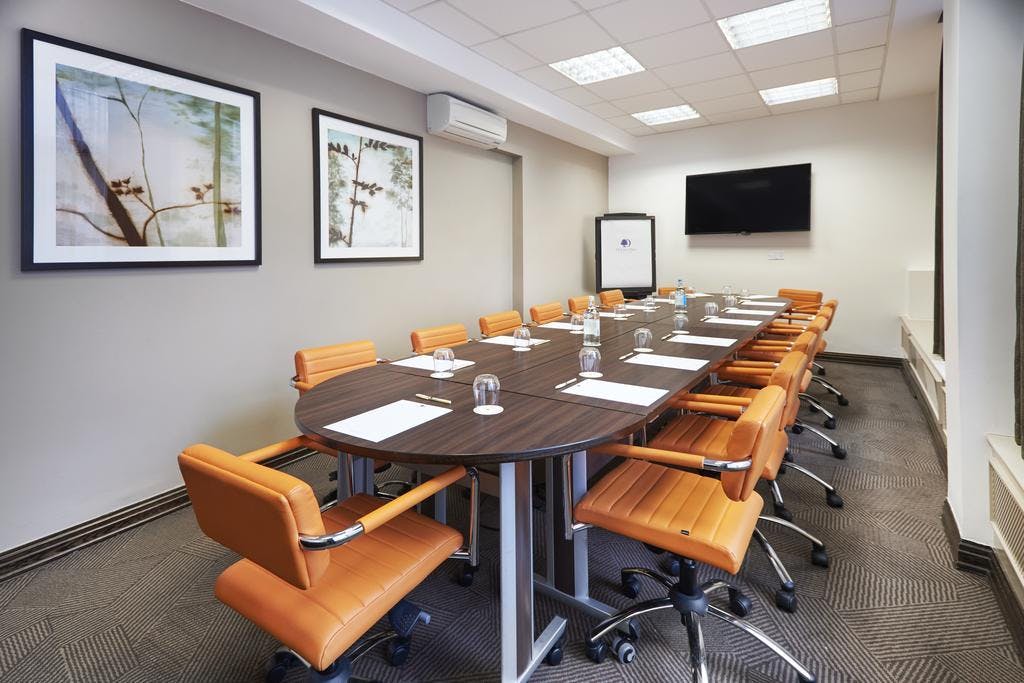 DoubleTree by Hilton London - Hyde Park - image 1
