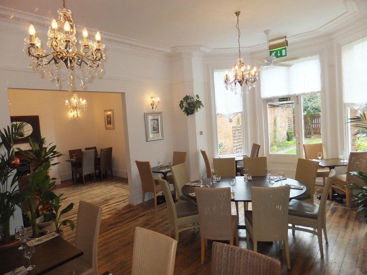 The Blue Piano Restaurant, Bar and Guesthouse - image 1