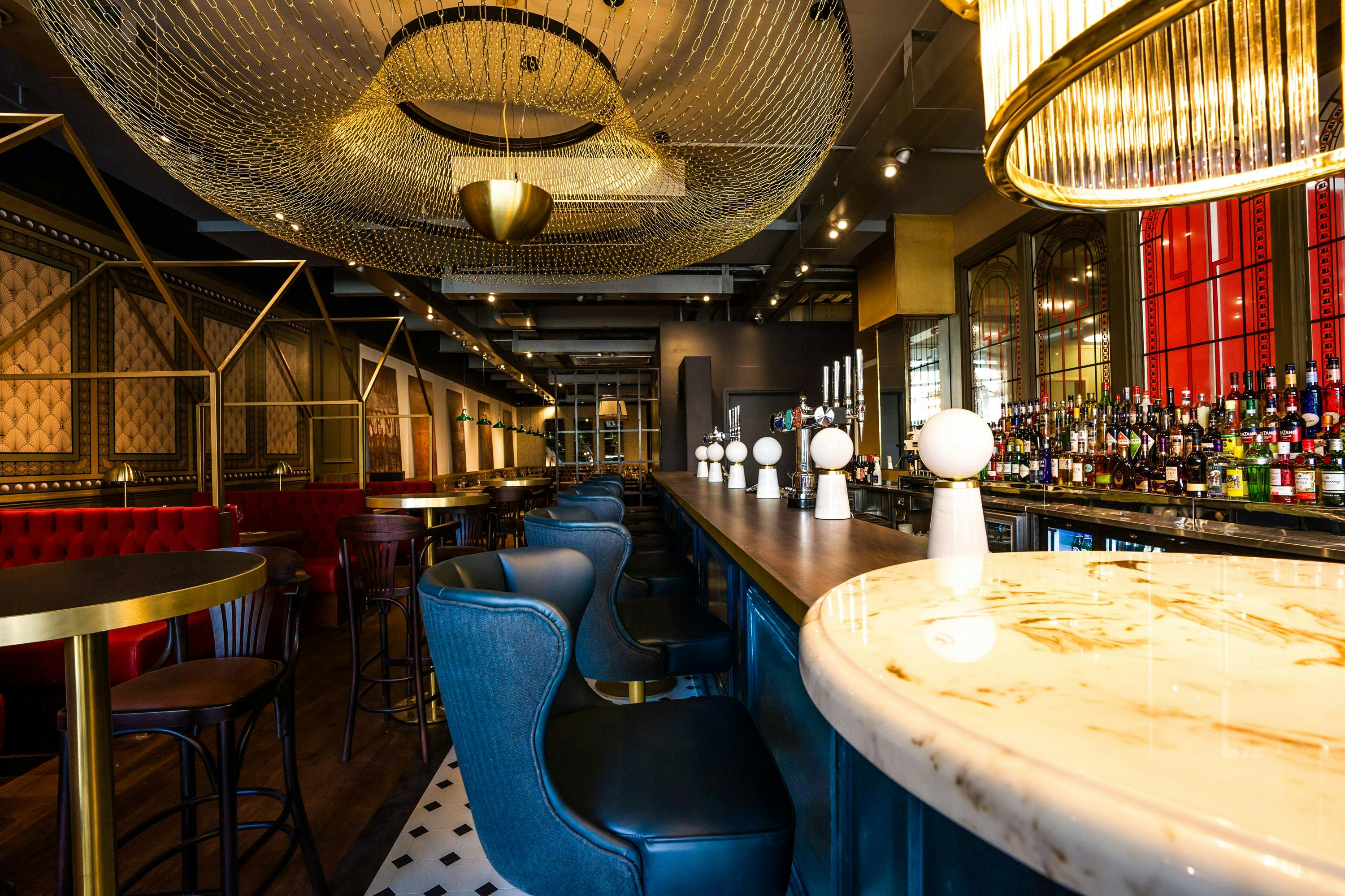 Top Hat Restaurant & Bar - image 1
