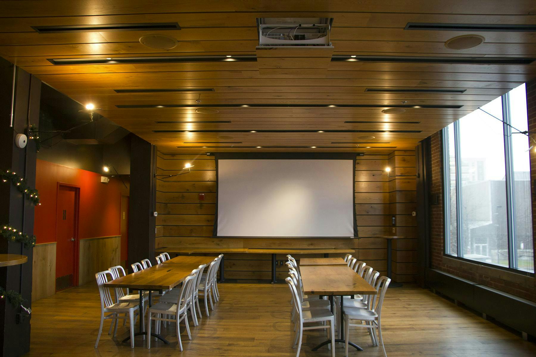 Harpoon Brewery Beer Hall - image 3
