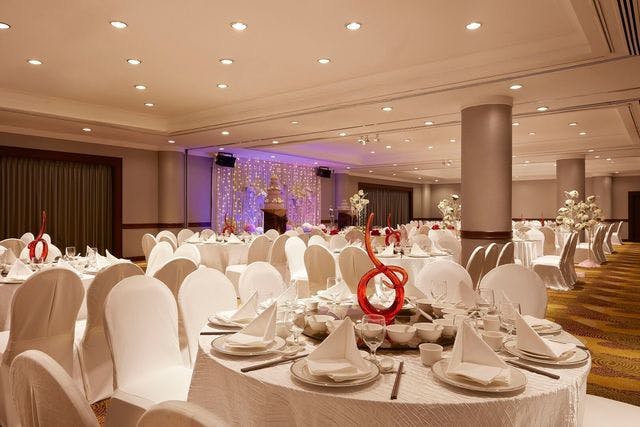 Holiday Inn Singapore Atrium - image 1