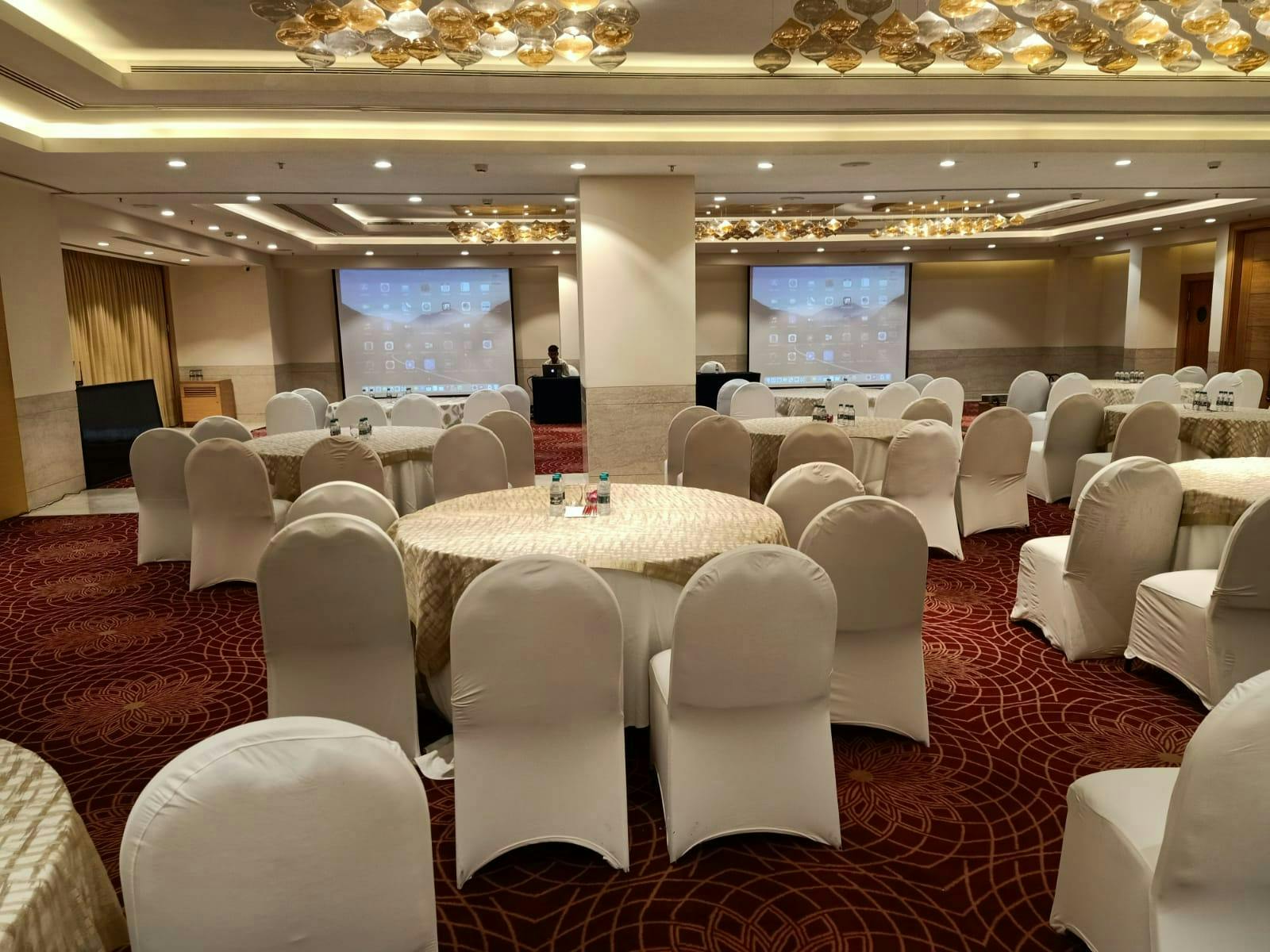 Lemon Tree Hotel Gurugram - image 1