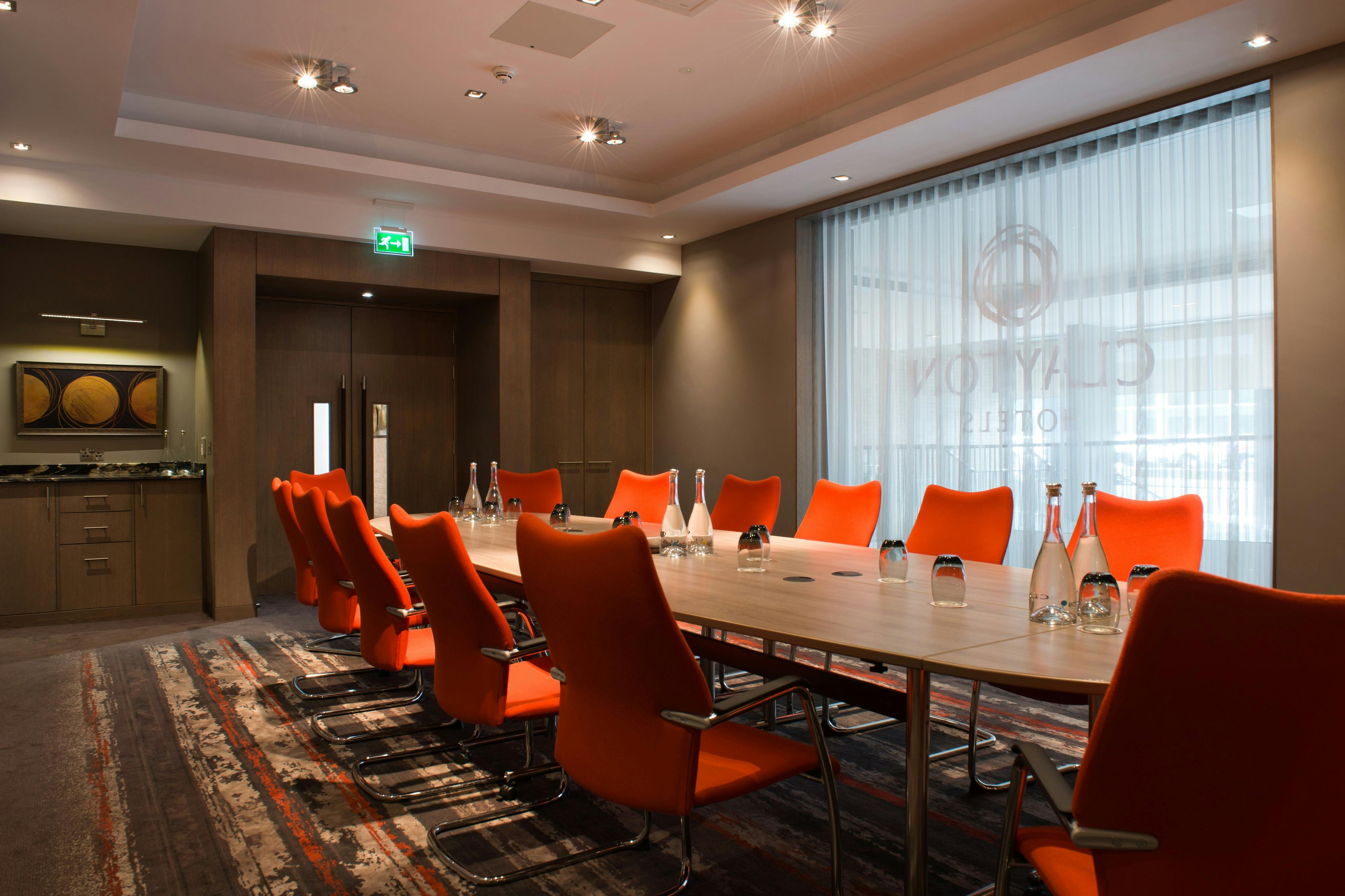 Clayton Hotel Chiswick - The Boardroom image 2