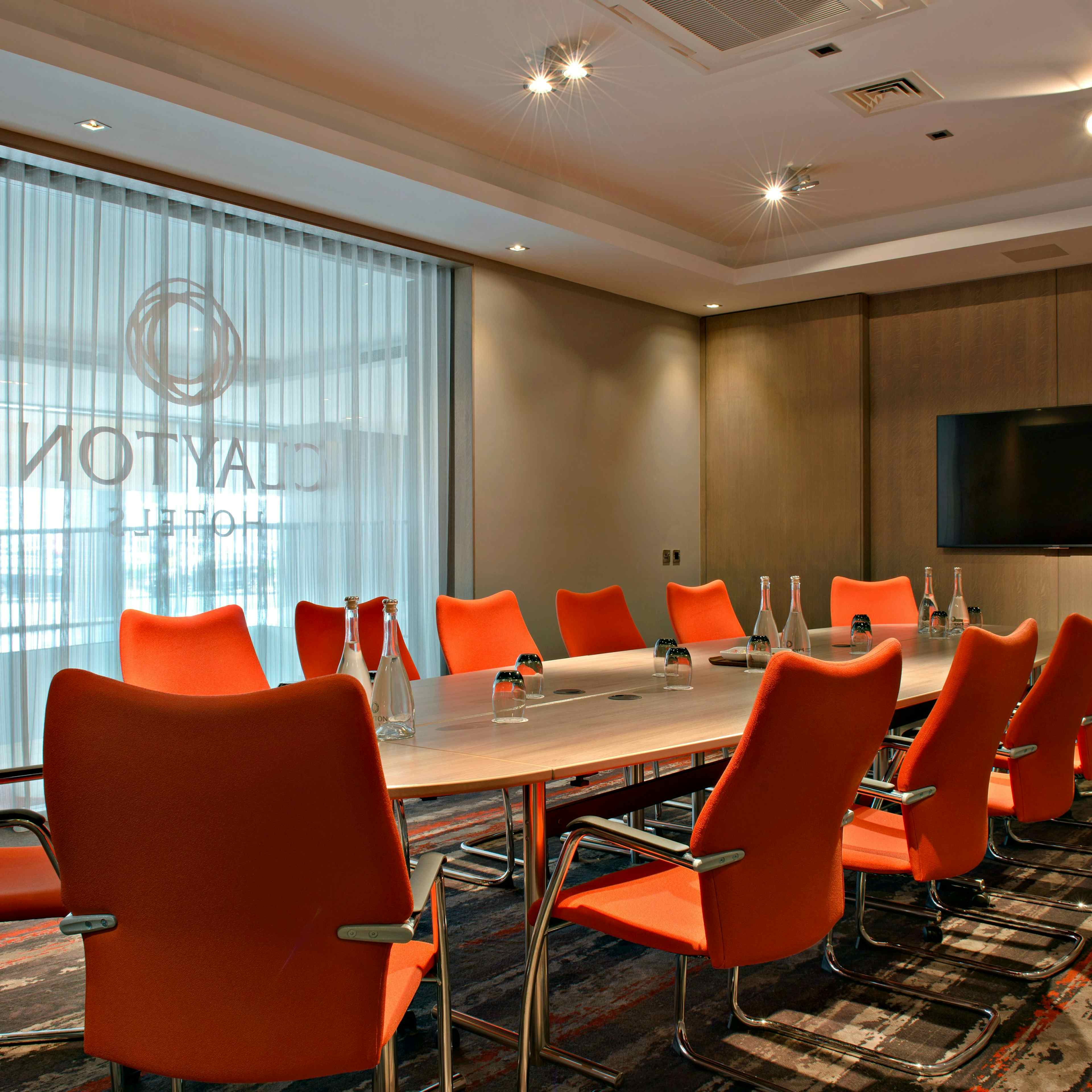 Clayton Hotel Chiswick - The Boardroom image 1