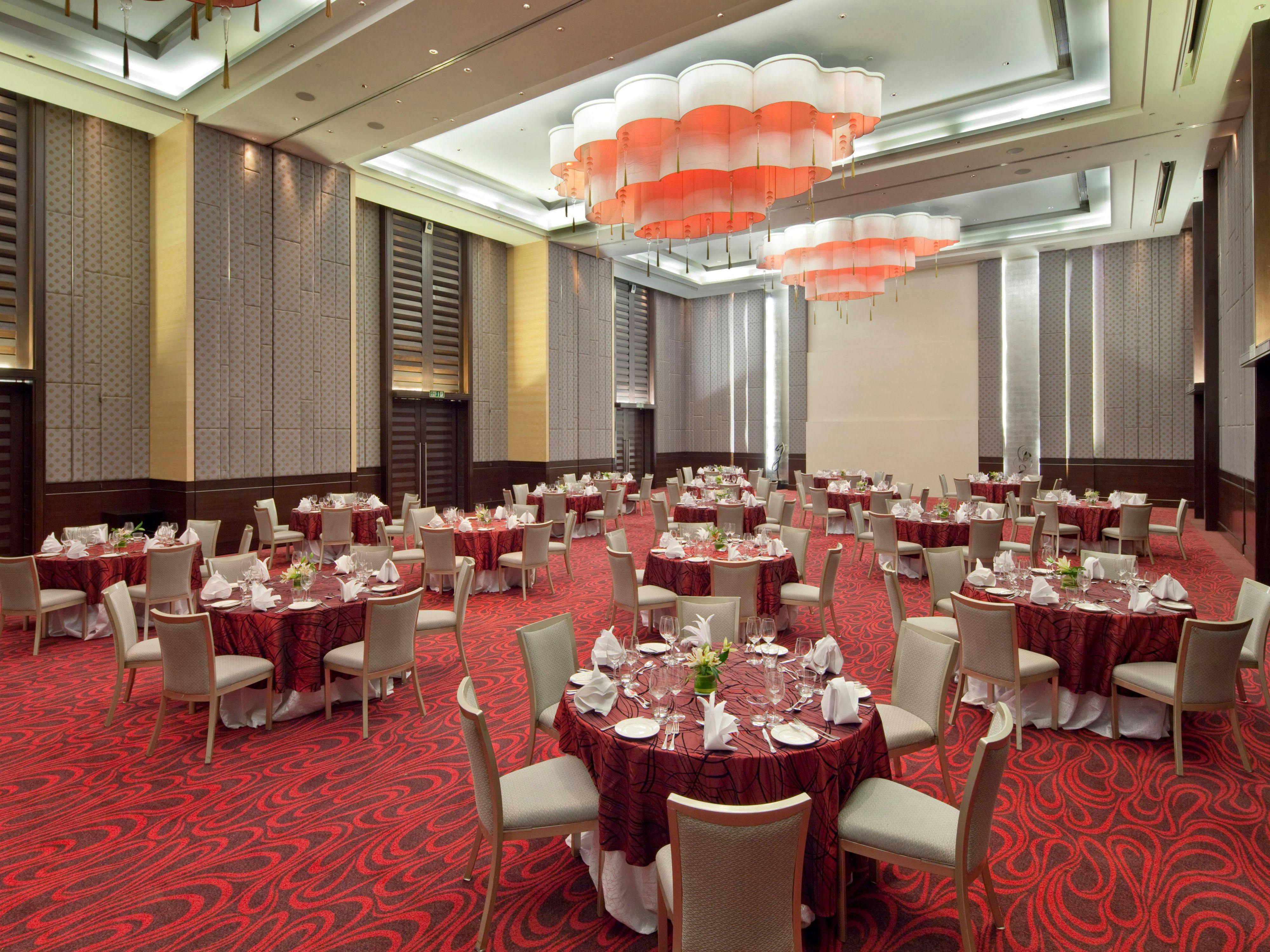 Holiday Inn Mumbai International Airport - image 1