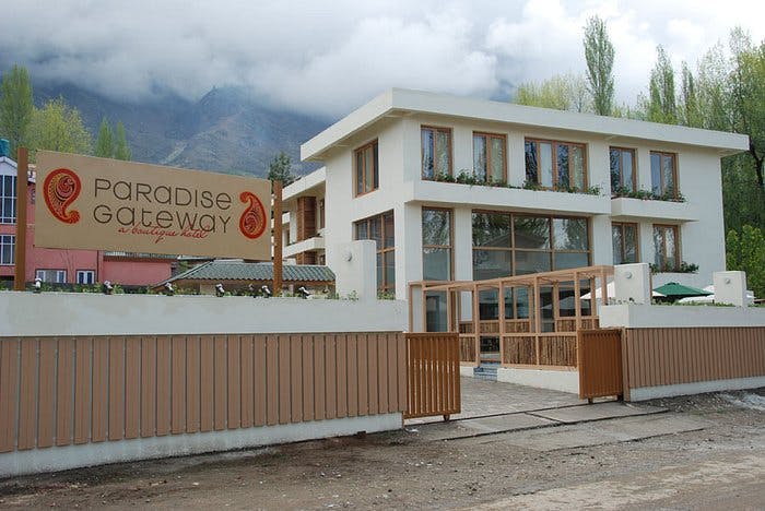 Hotel Paradise Gateway - image 1