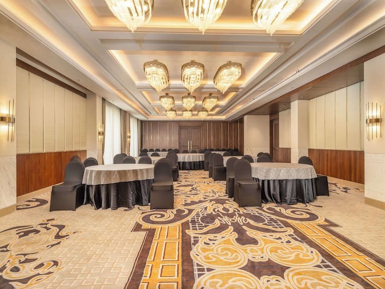 Radisson Collection Hotel & Spa, Riverfront Srinagar - image 1