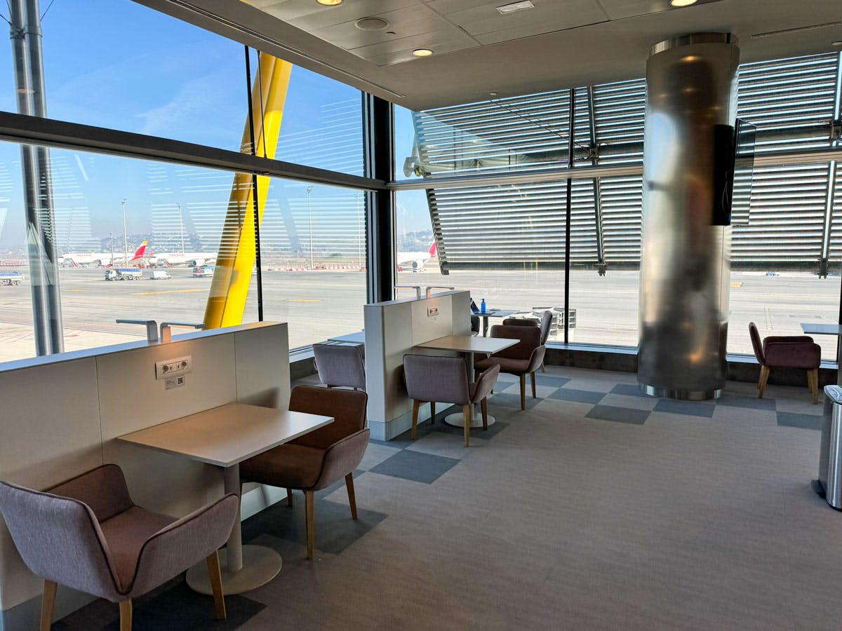 Crowne Plaza Madrid Airport - image 2