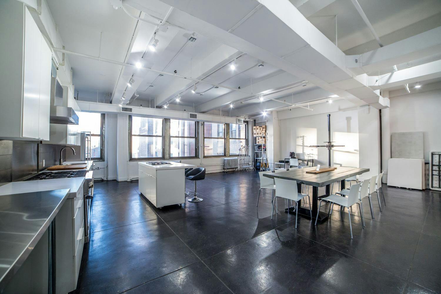 Shooting Kitchen - image 1