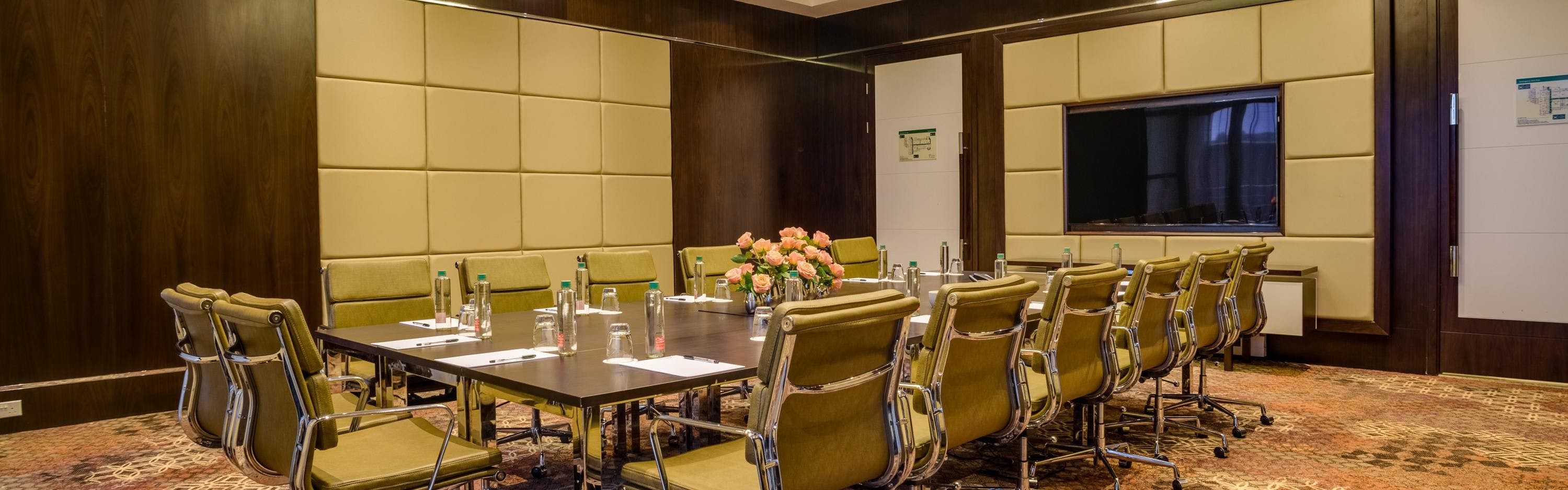 Crowne Plaza Nairobi Airport - image 1