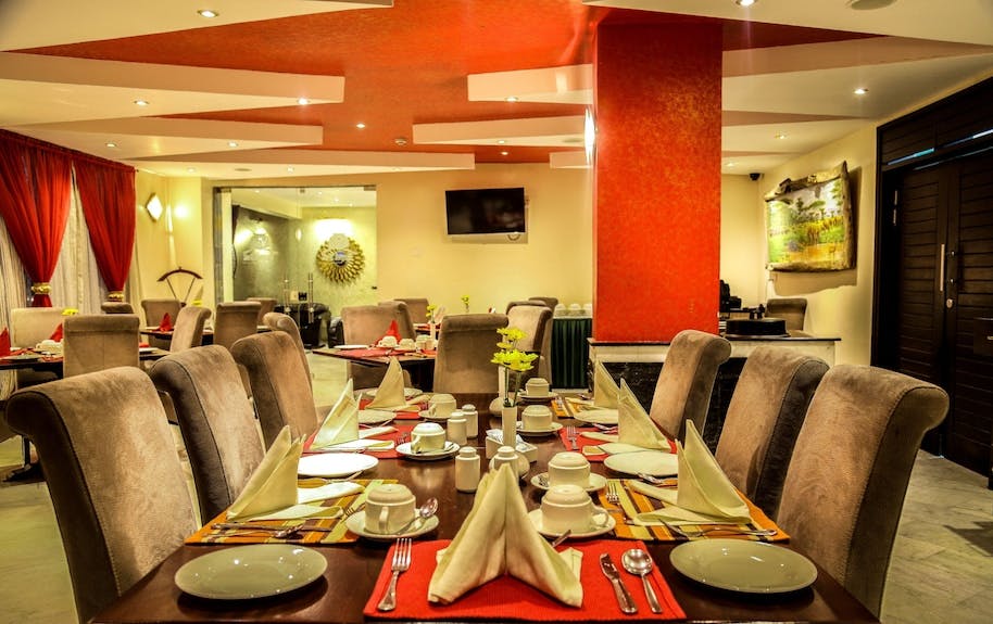 The Monarch Hotel - image 1