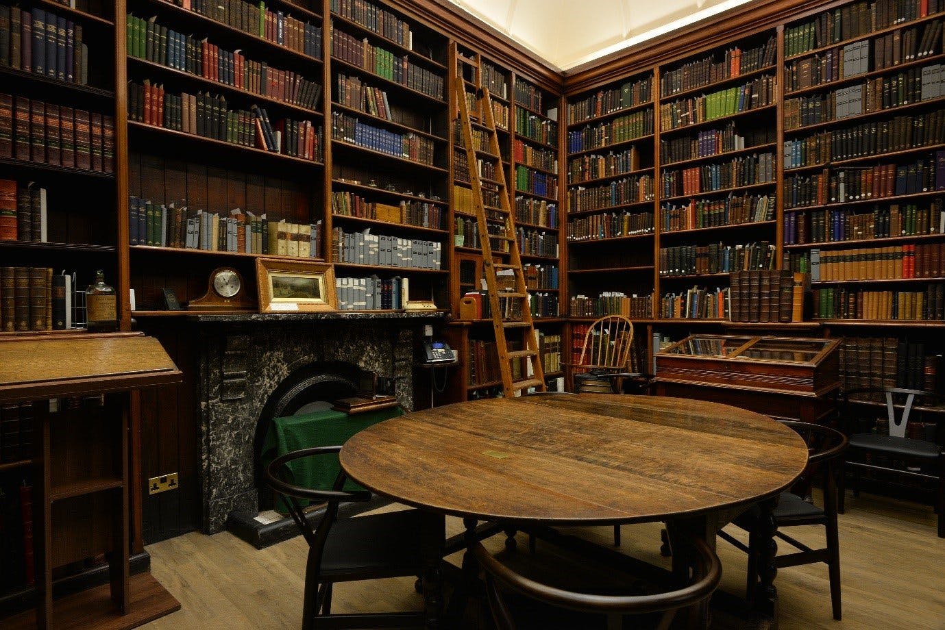 The Leeds Library - image 1